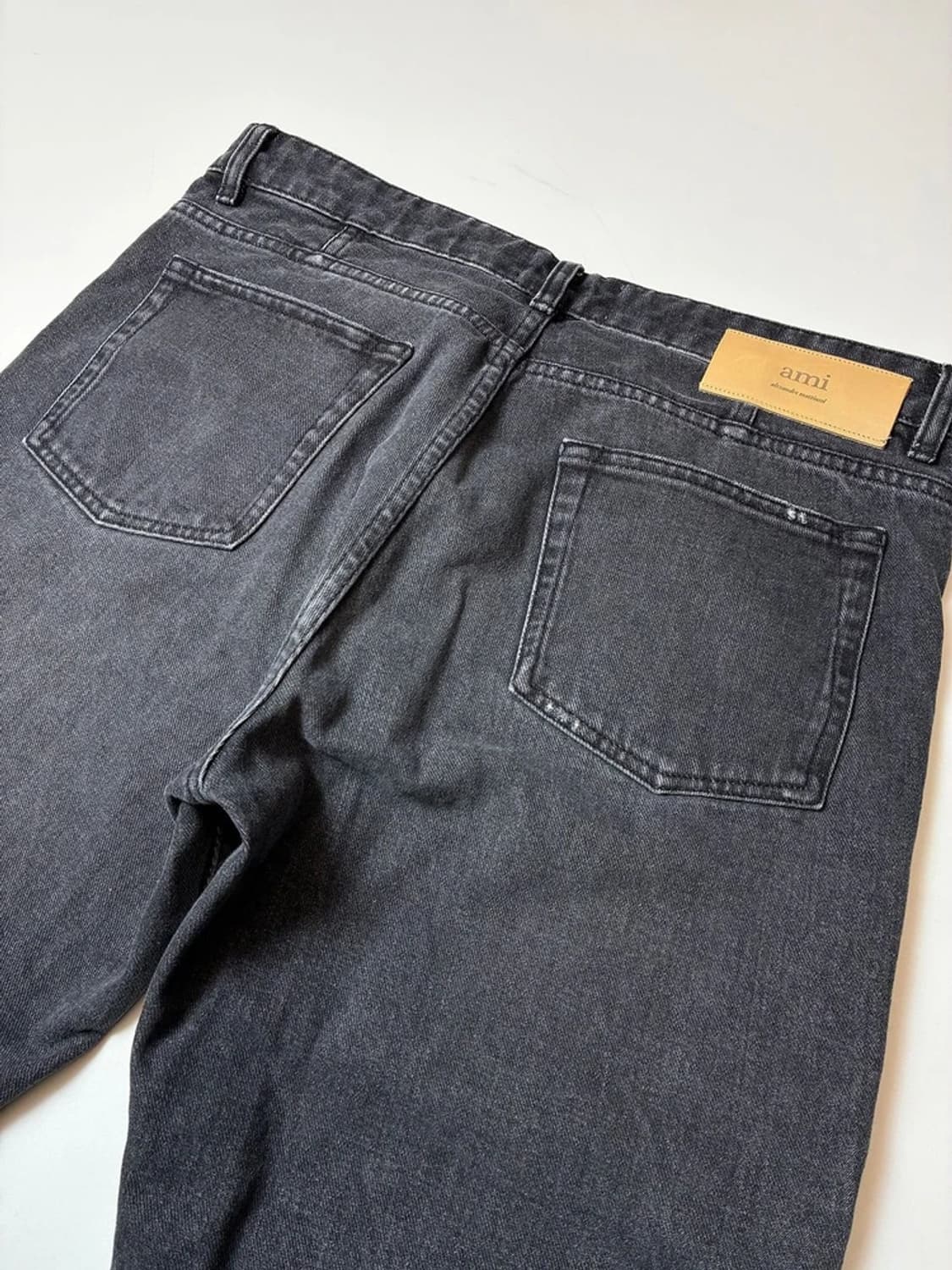 아미 AMI 스트레이트 가죽 탭 데님 팬츠 PN8349 상품이미지5