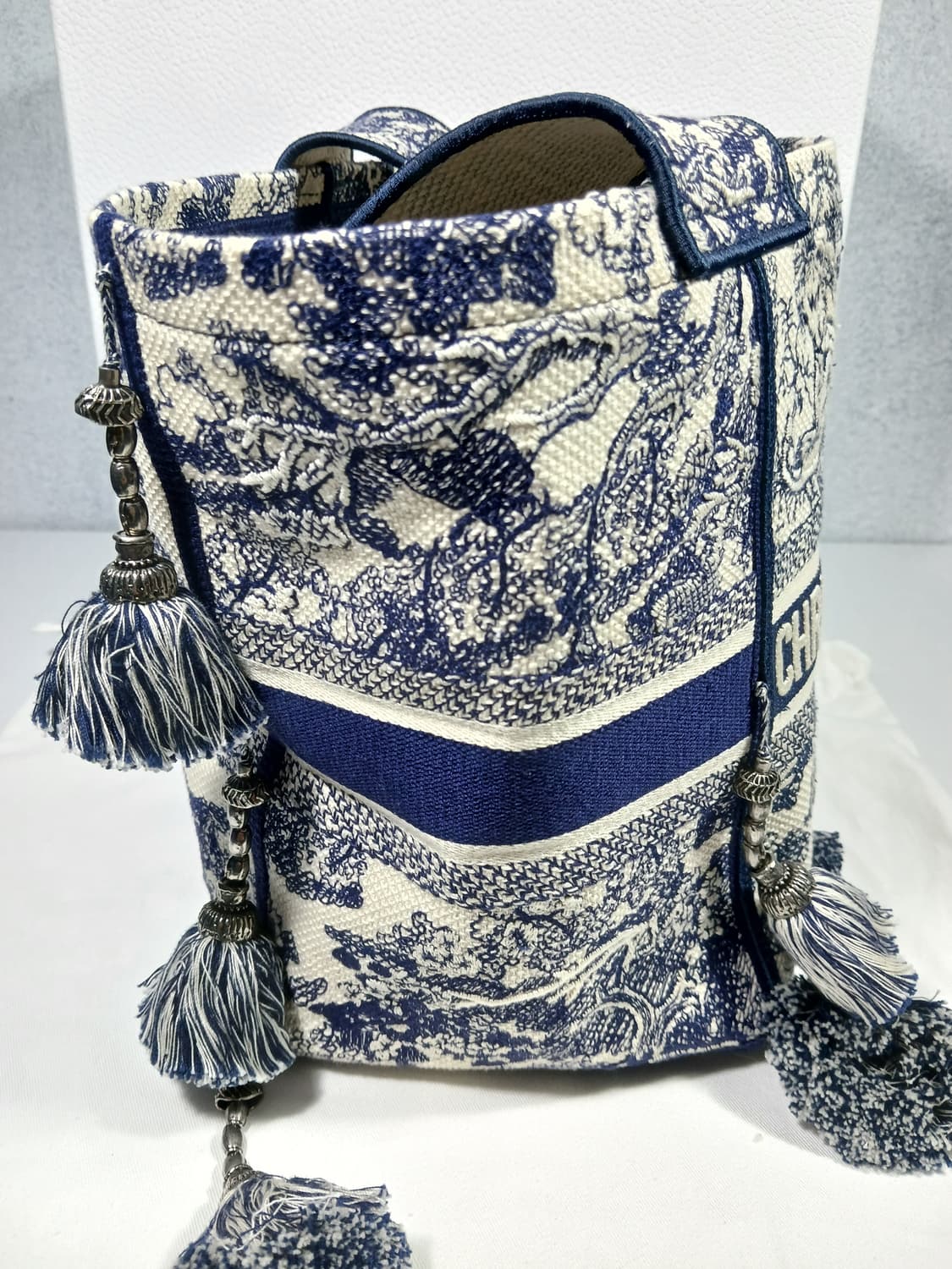 디올 디버블 버킷백 M1276VTDT 상품이미지5