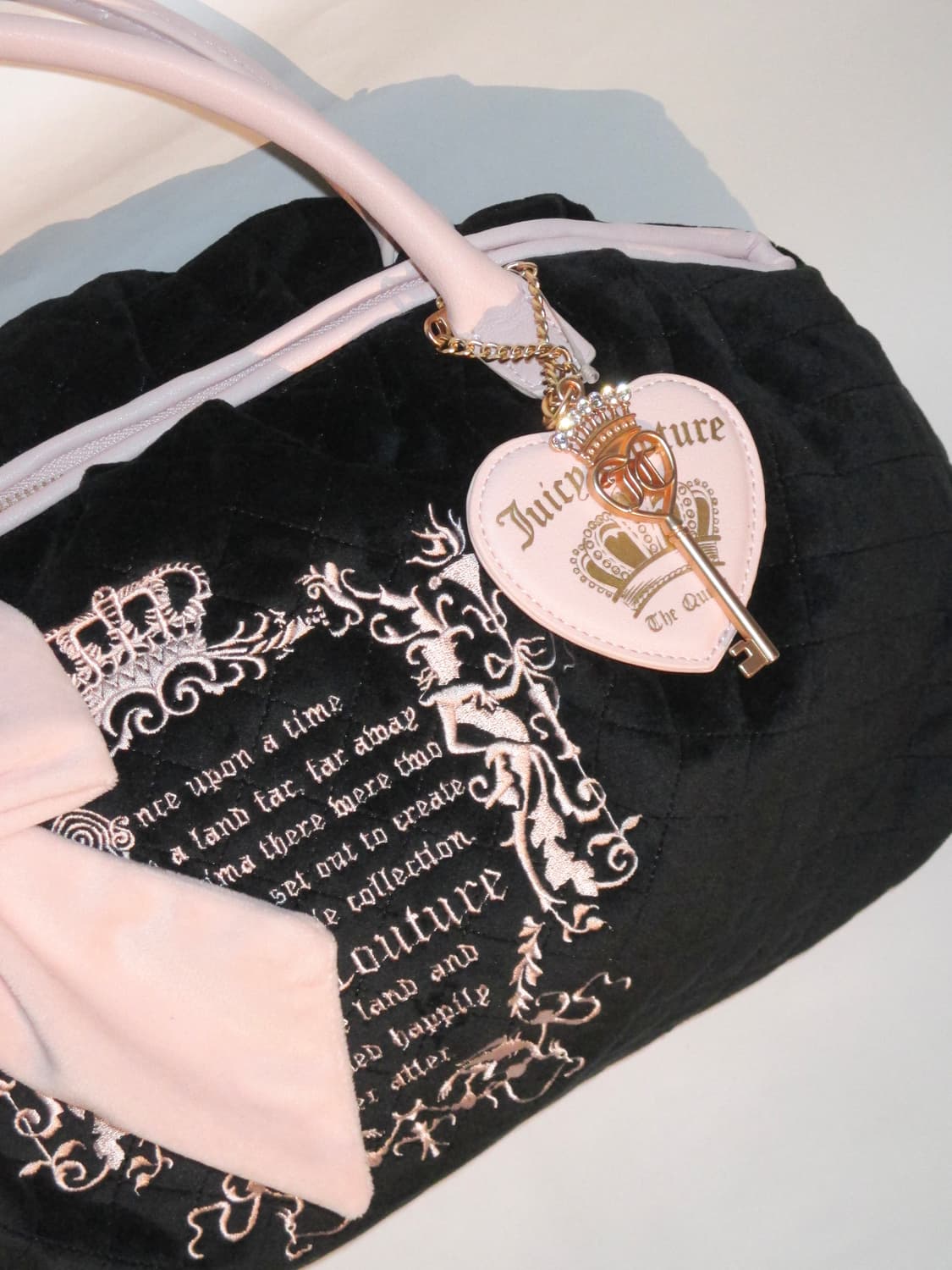 쥬시 꾸뛰르 발레백 스타일 퀼팅 벨로아 숄더백 상품이미지3