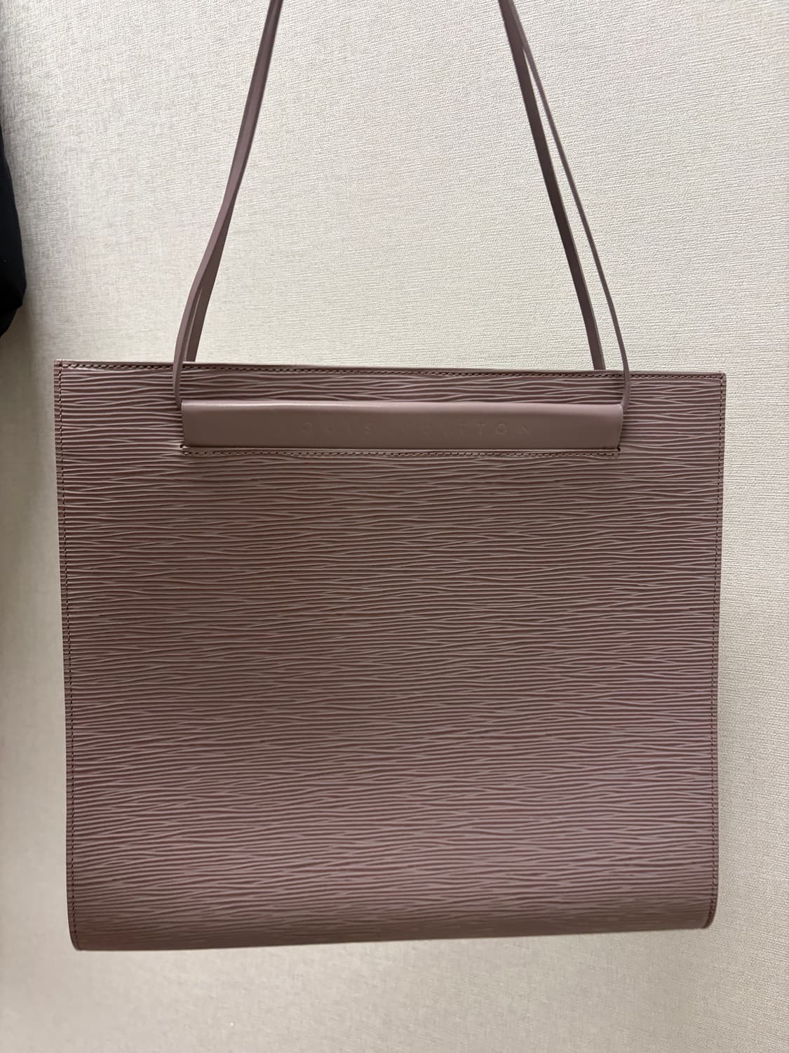 루이비통 에삐 숄더백 상품이미지3