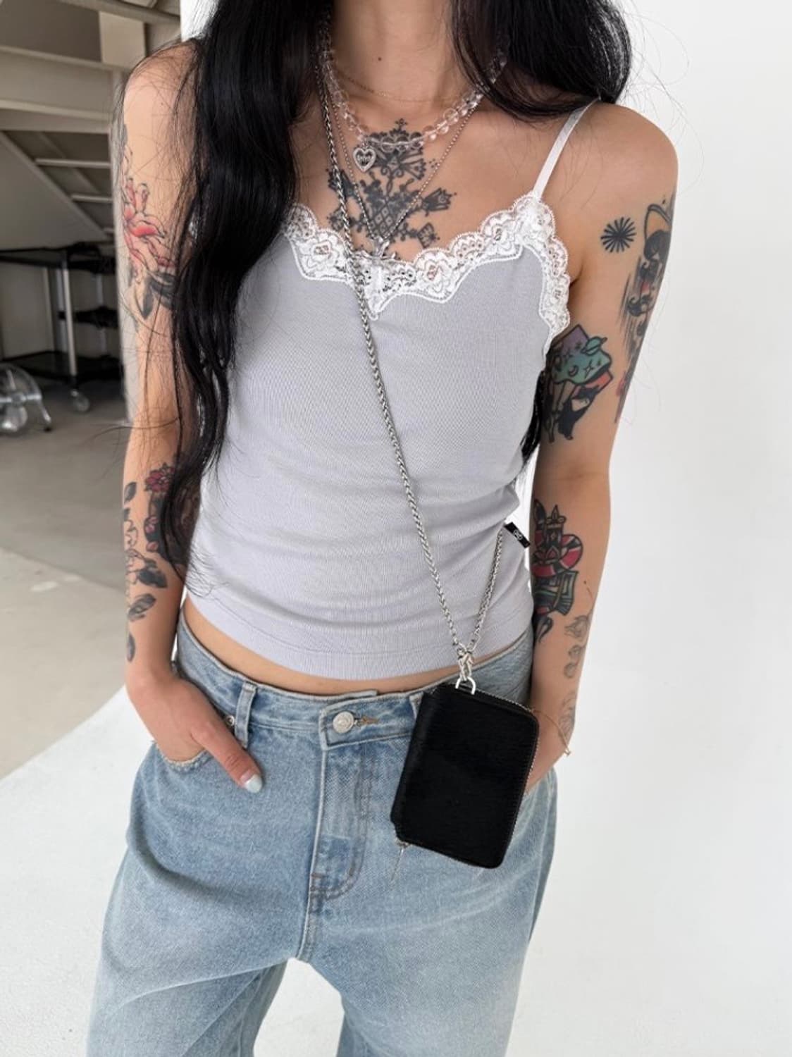 더미스테리어스호텔 레이스 베이직 탑 상품이미지1