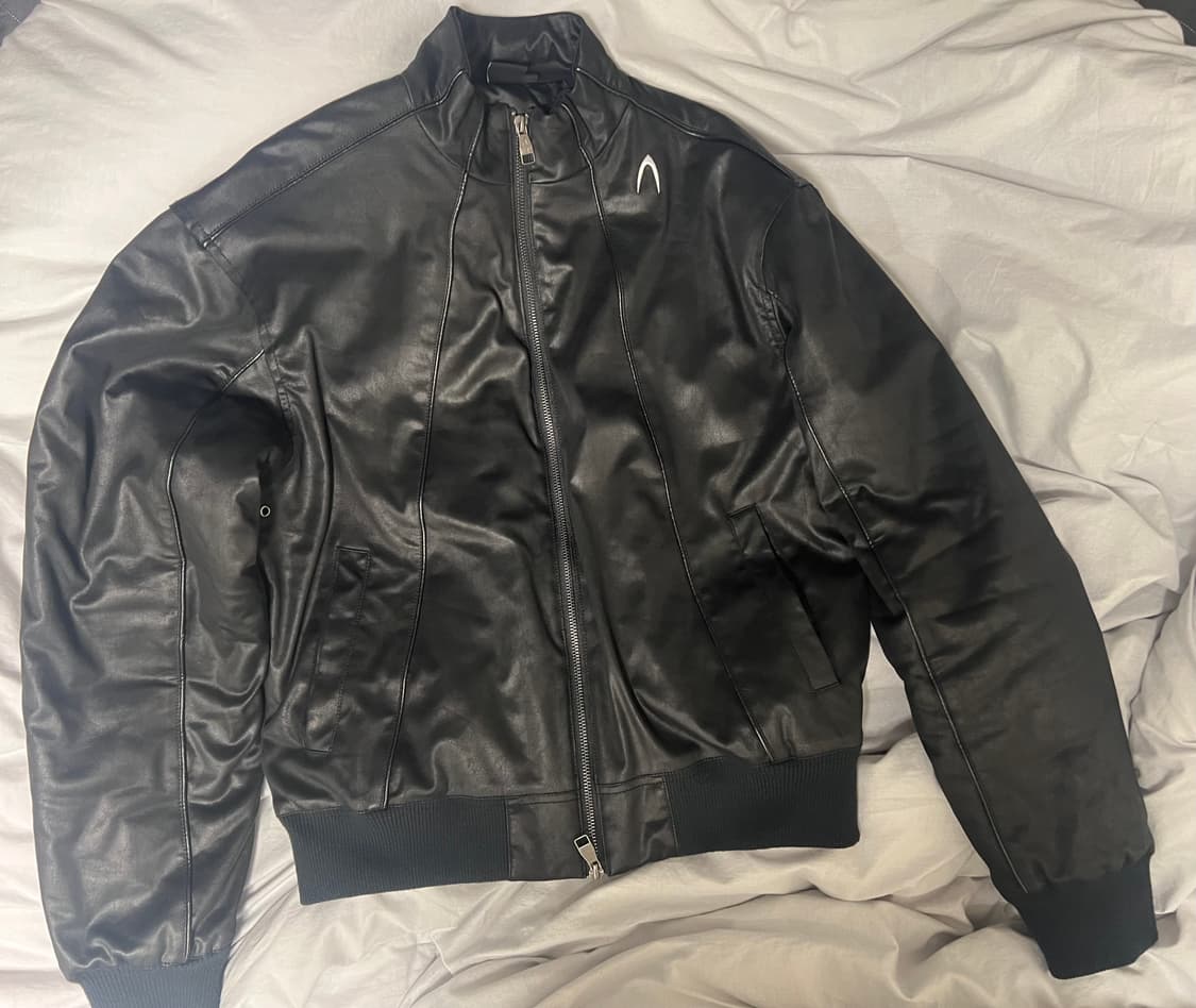 아캄 파이핑 레더 블루종 2사이즈 판매합니다 상품이미지1