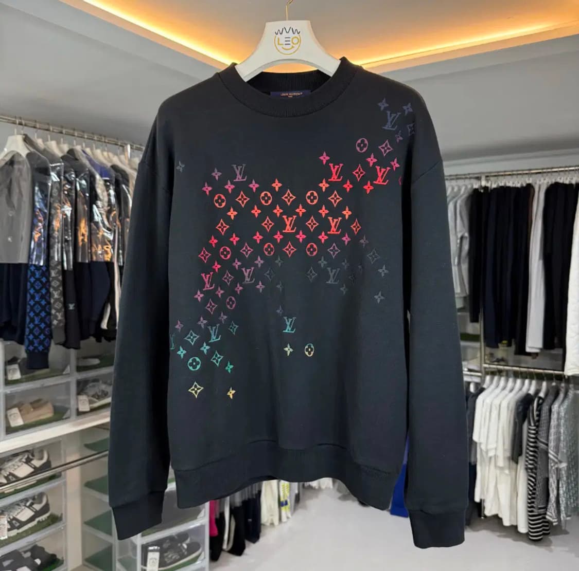 Louis Vuitton (루이비통) 그라데이션 모노그램 맨투맨 상품이미지1