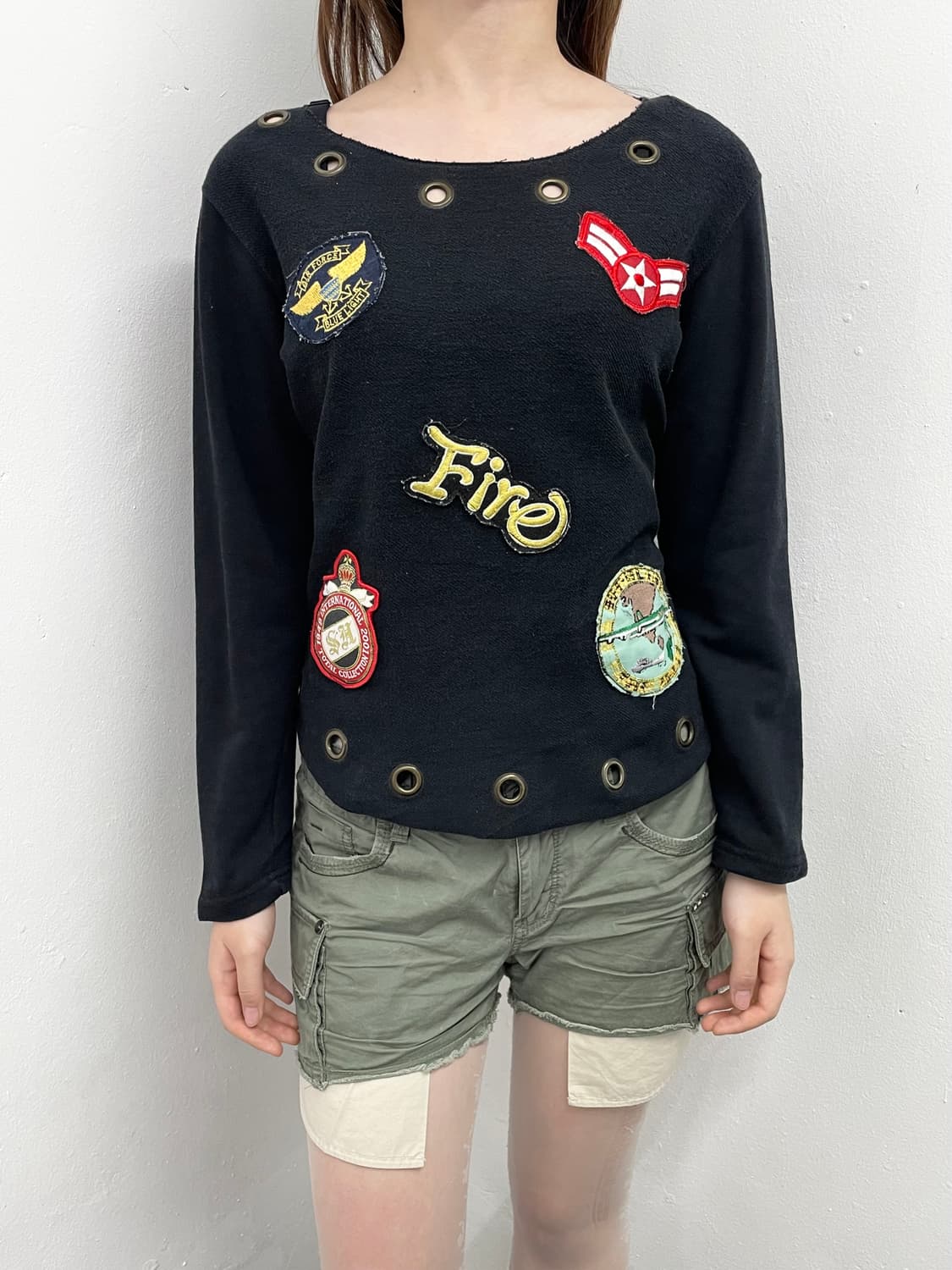 y2k 블랙 패치 펀칭 슬리브 상품이미지3