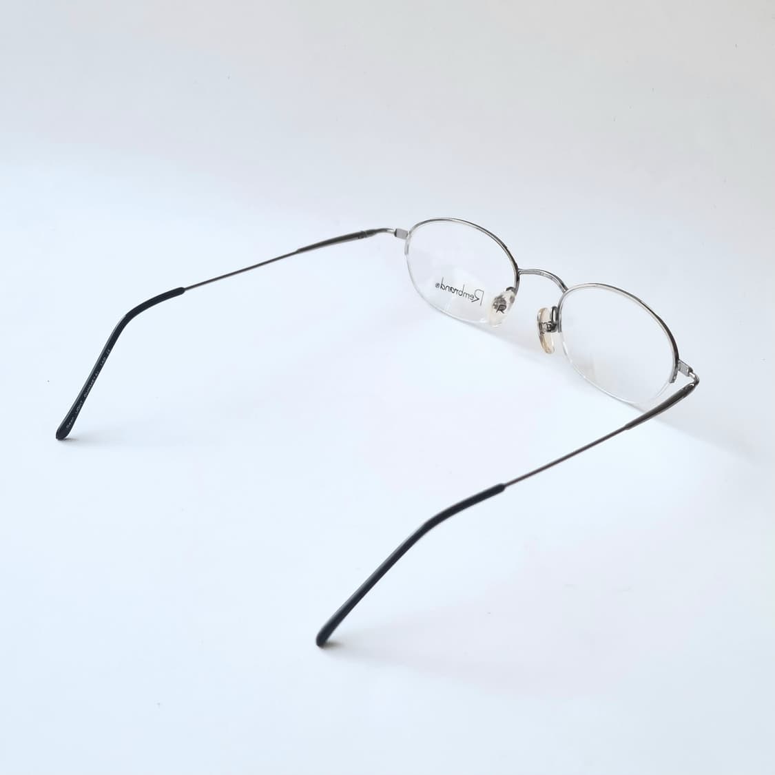 데드스탁  클래식한 오벌(Oval)형 반무테 안경테 548 상품이미지6