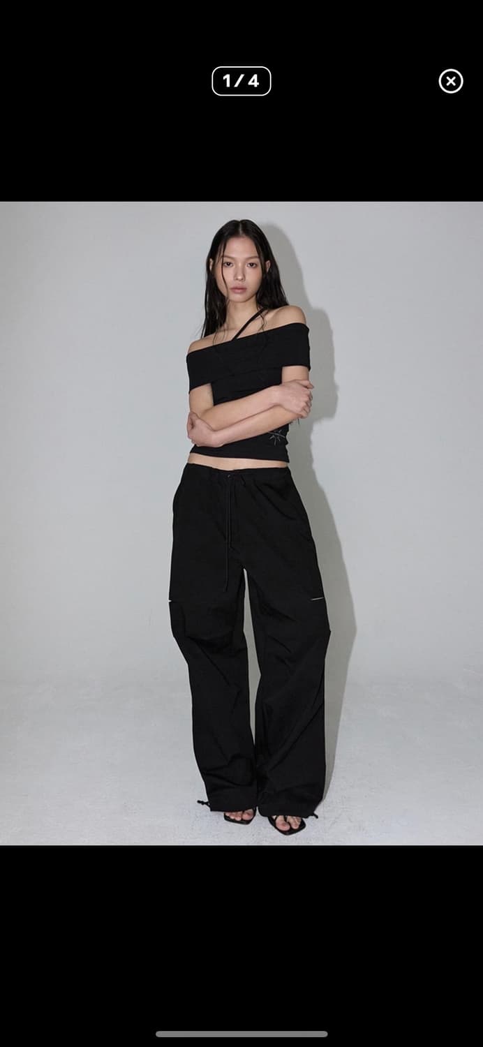이네기 Embrace Off-Shoulder Top 상품이미지1