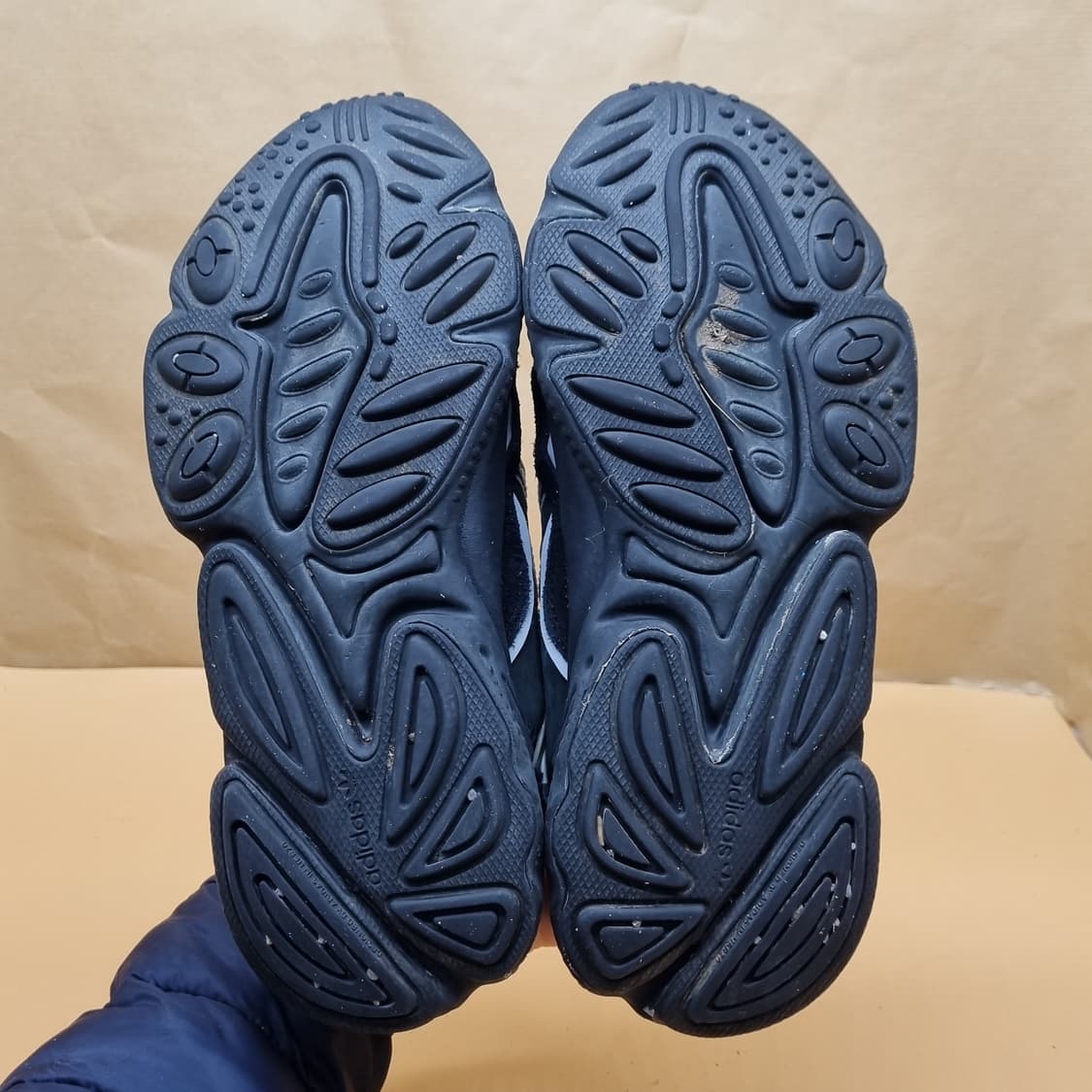 아디다스 오즈위고 코어블랙 여성운동화230  상품이미지3