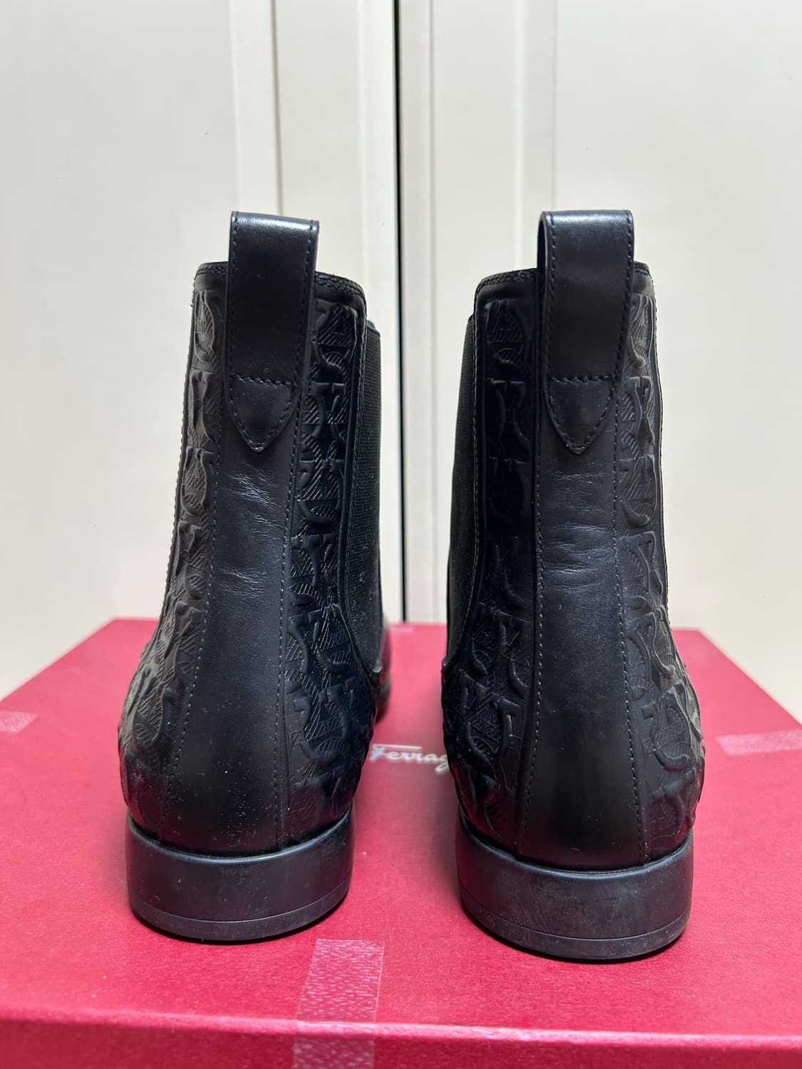 페라가모 첼시부츠 (남성5 1/2E / 245사이즈) 상품이미지3