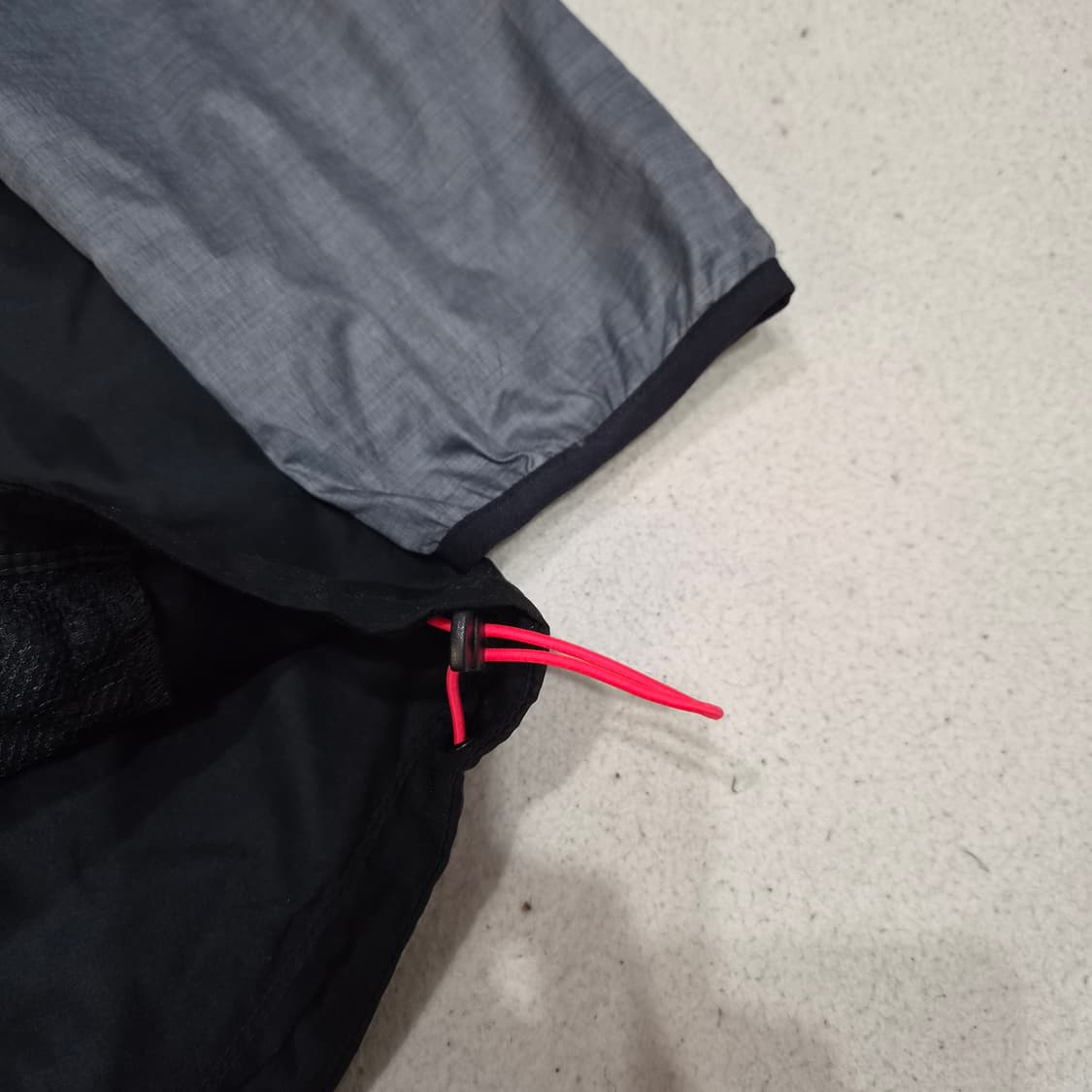 언더아머  바람막이L 상품이미지3