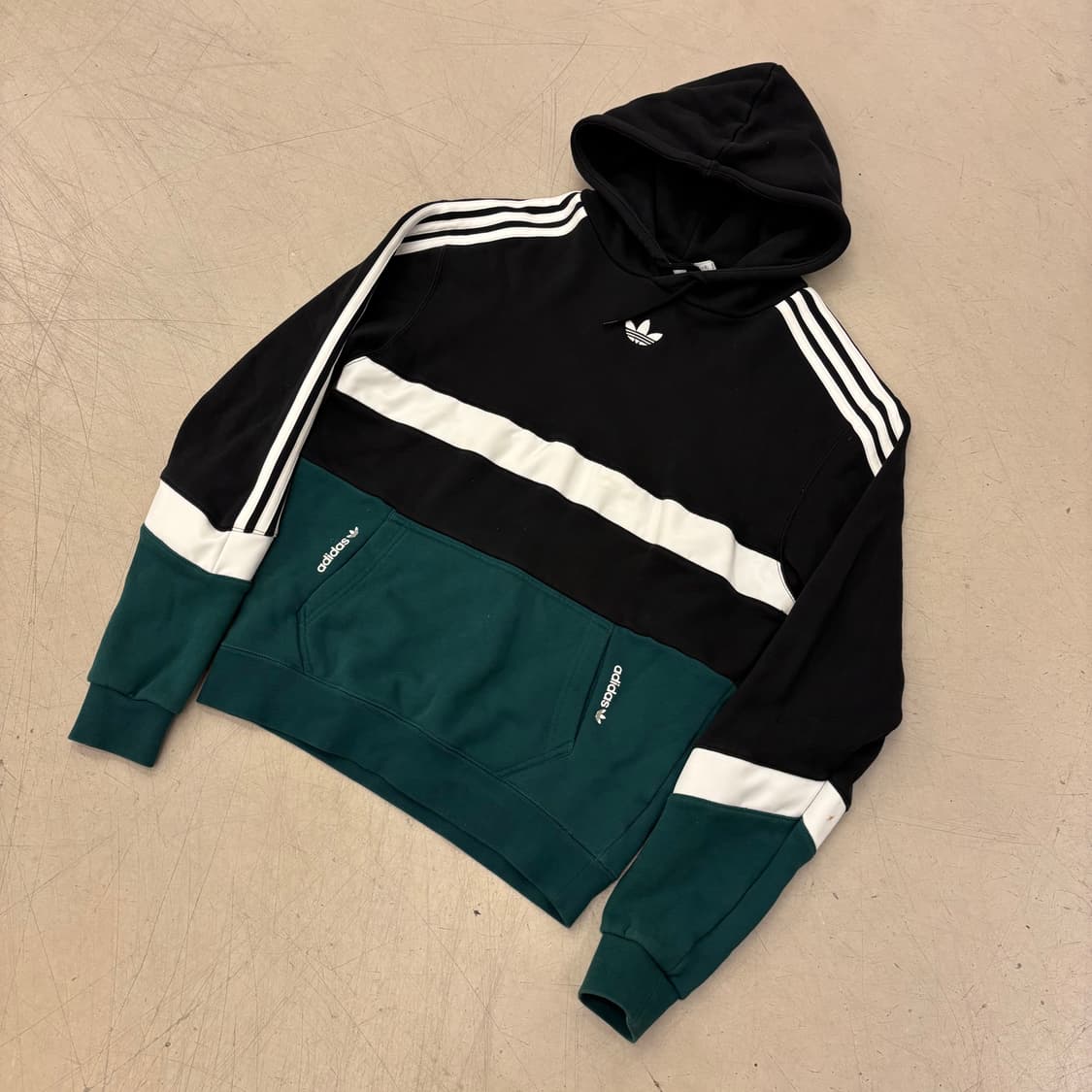 아디다스 오리지널 빅로고 배색 후드티 상품이미지2