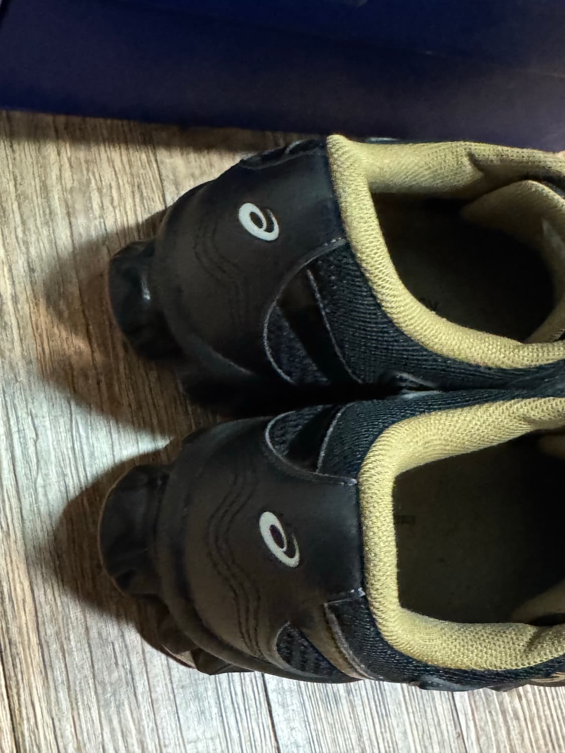 아식스 x 키코 코스타디노브 젤 퀀텀 지엔치아 다크 그레이 상품이미지4