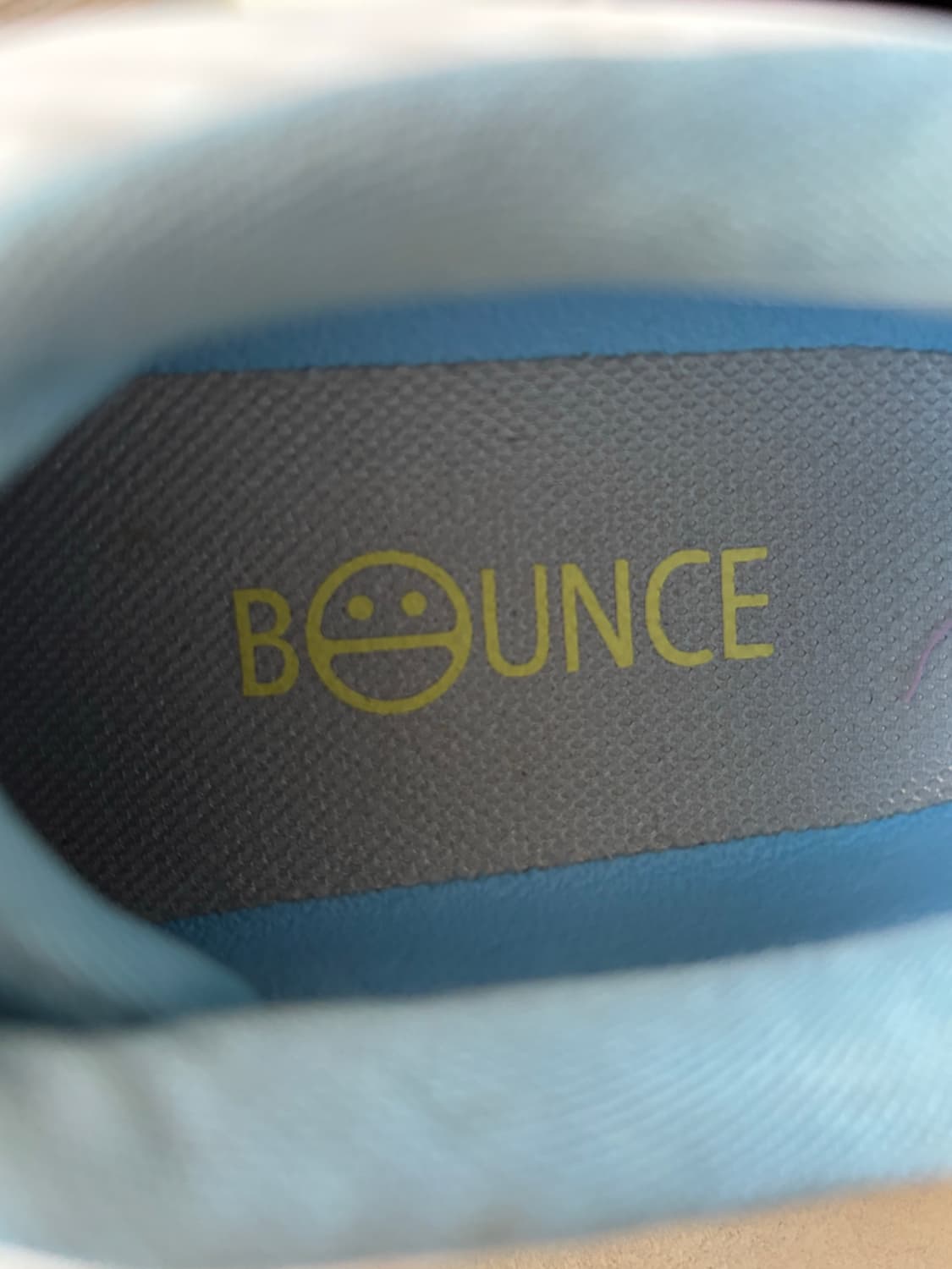 아디다스 바운스 런닝화 235size 상품이미지3