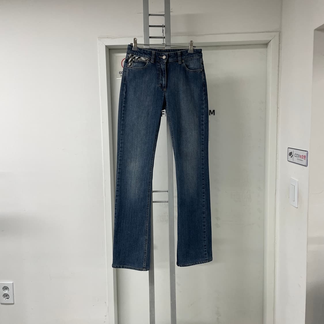 버버리 데님 팬츠 4(W) 상품이미지1