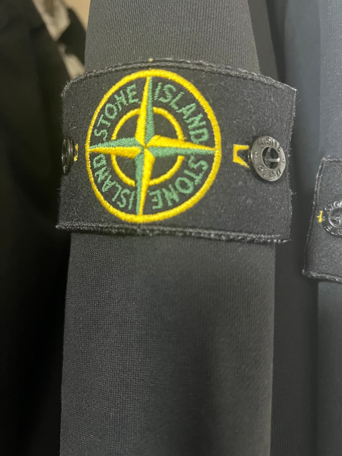 스톤아일랜드 블랙 맨투맨 상품이미지2