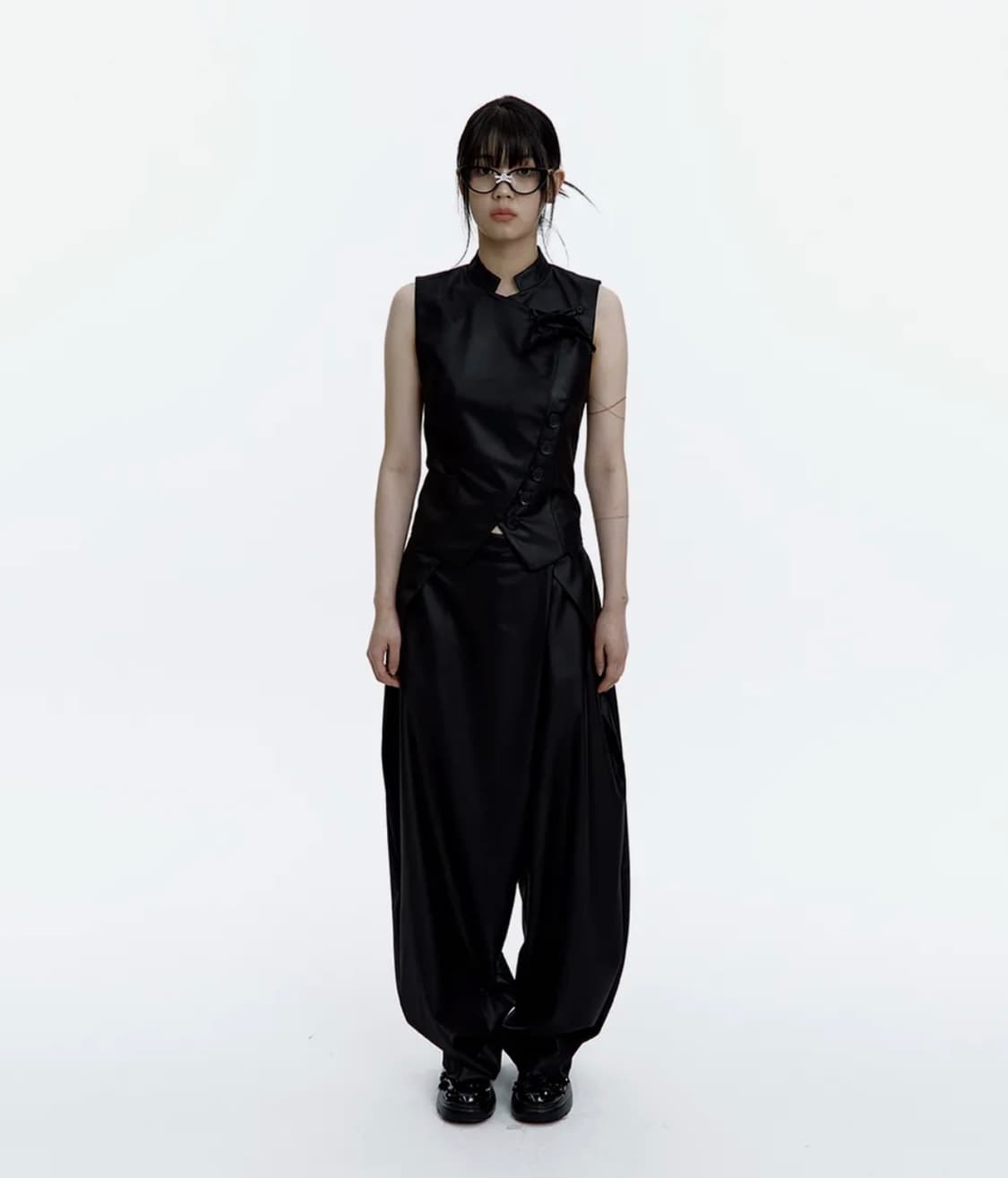 카시코 Pintuck Asymmetric Trousers Black S 상품이미지2