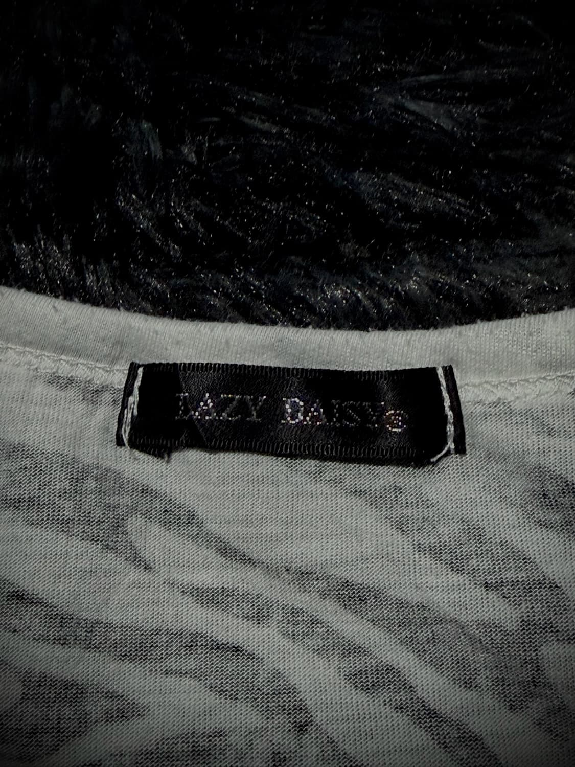LAZY DAISY 지브라 패턴 걸프린팅 언발 반팔 티셔츠 상품이미지9