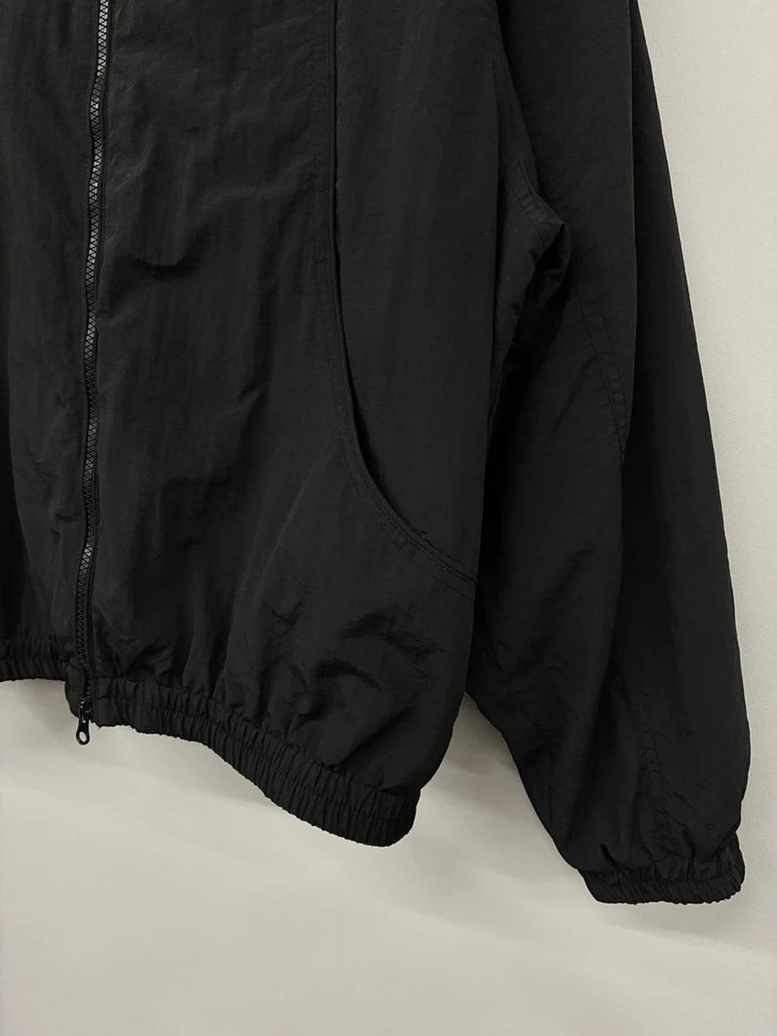 키뮤어 커브드 미니멀 나일론 바람막이 자켓 PN9792 상품이미지3