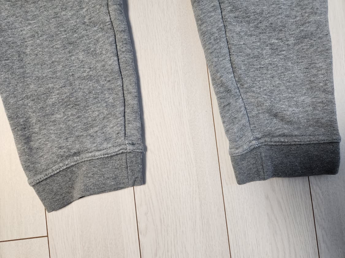 나이키 우먼스 랠리 스웨트 트레이닝 팬츠 사이즈xs

여러 중고사이트에도 상품이미지8