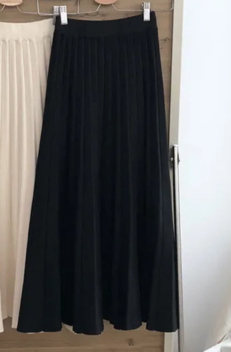 니트 플리츠 플레어 롱스커트 블랙 상품이미지2