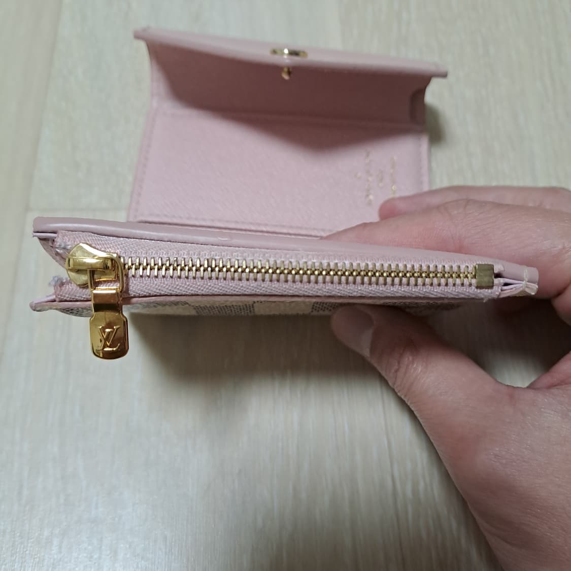 [100%/정품] 루이비통 조에 다미에 아주르 로즈 발레린 지갑 상품이미지6