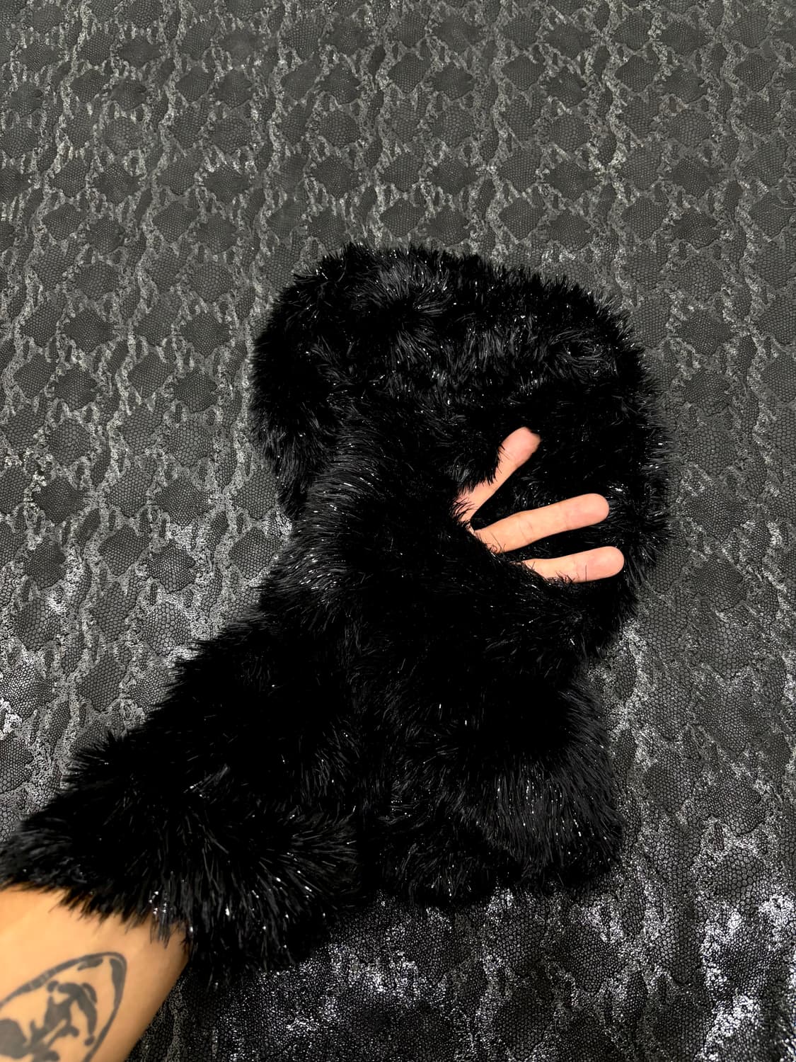 “Vintage” V-Kei Mood Black Fur Scarf 상품이미지3
