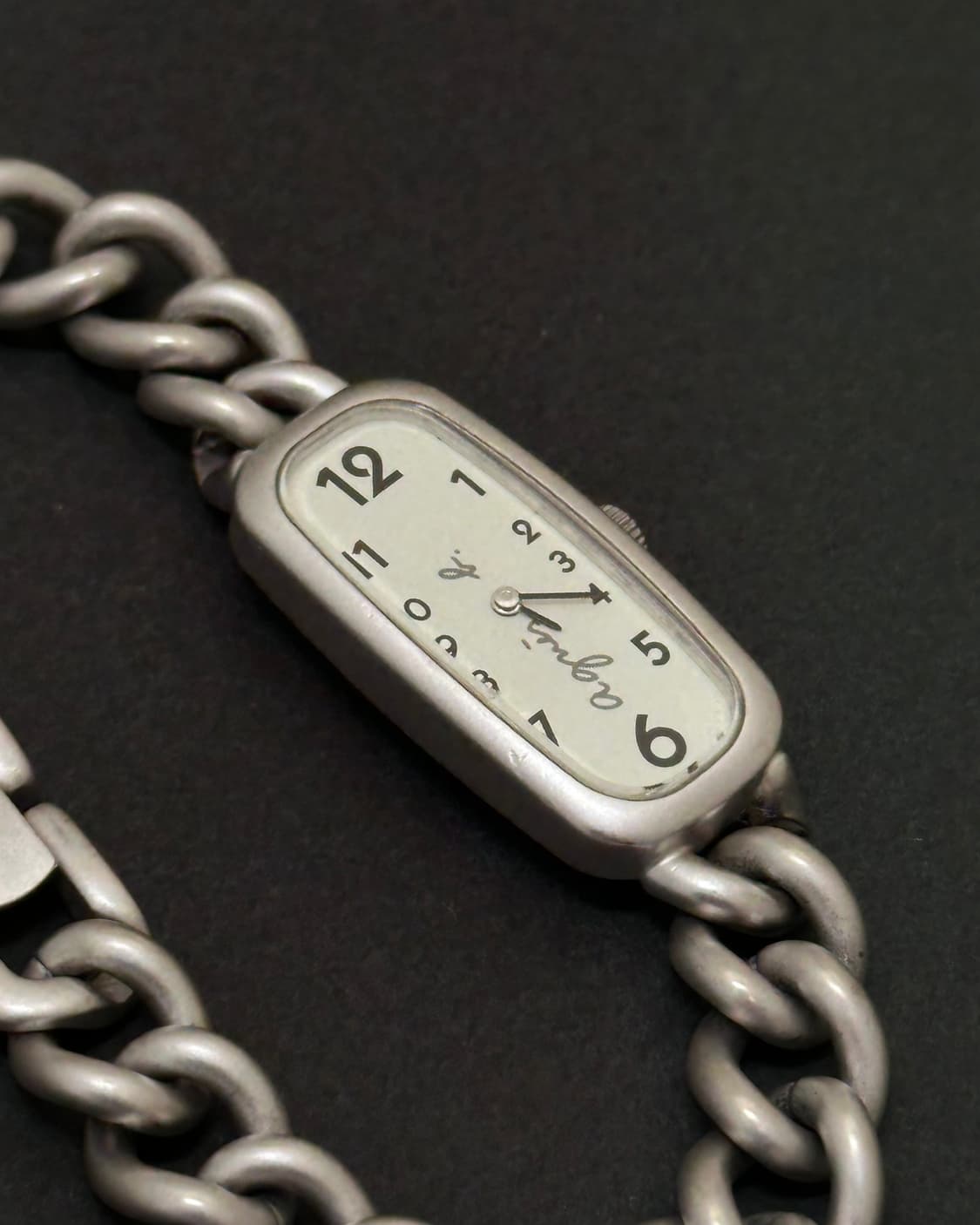  아네스베 오벌 쿼츠 시계 상품이미지4