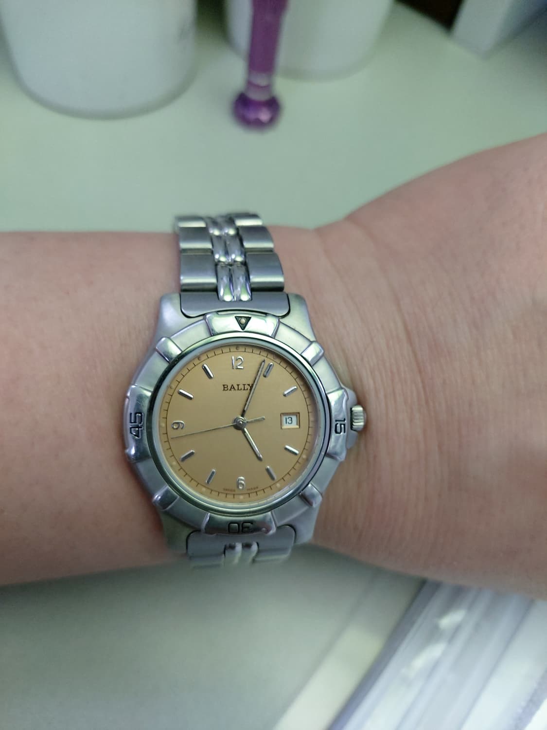 실버 메탈 소재의 발리 명품 시계 상품이미지4