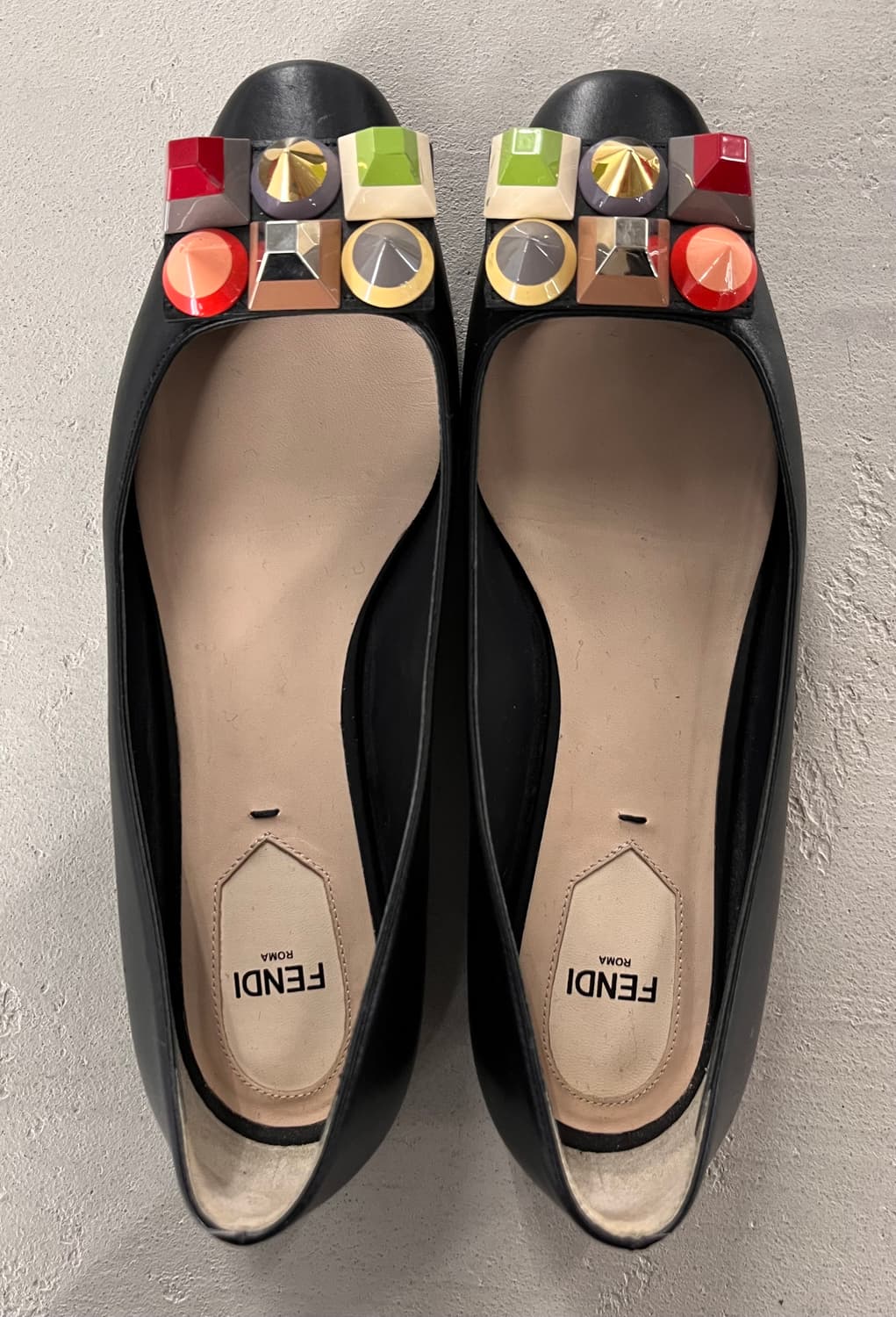 펜디 블랙 큐빅 플랫 슈즈 37 상품이미지2