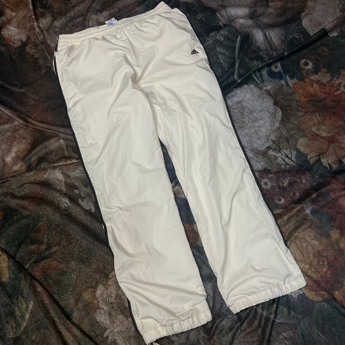 아디다스 올드스쿨 퍼포먼스로고 아이보리트랙팬츠 M 상품이미지1