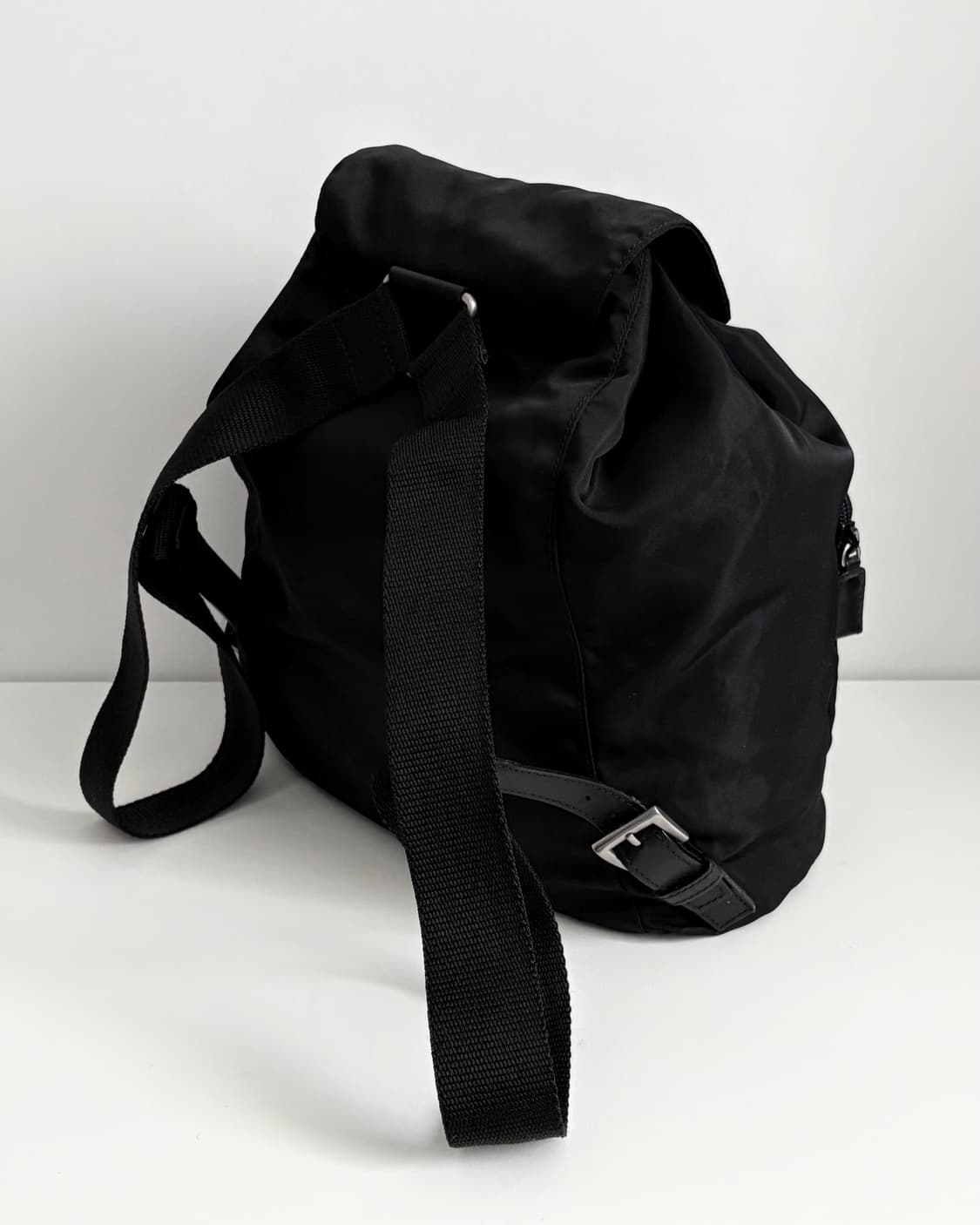 PRADA 프라다 삼각 플레이트 원포켓 백팩 상품이미지5