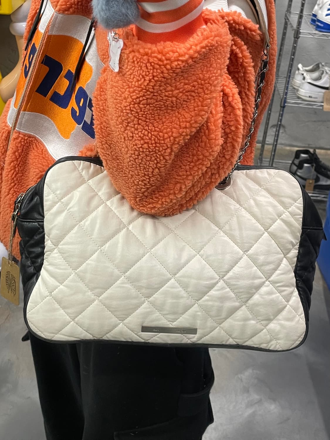 마뗑킴 빅 퀼팅 숄더백 상품이미지9