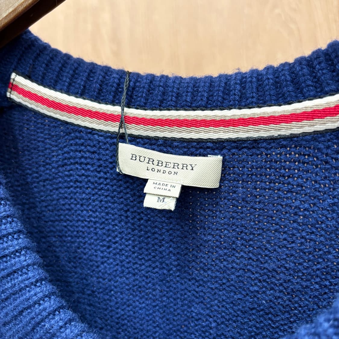 버버리 런던 라운드넥 울 캐시미어 혼방 롱 니트 숄더 버튼 디테일 네이비 상품이미지8