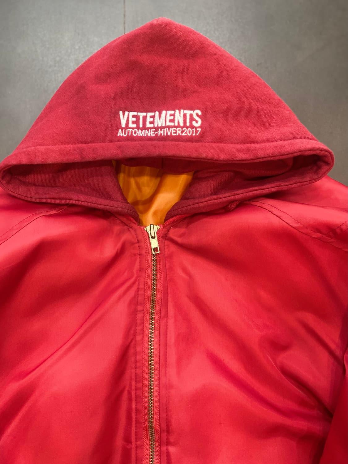 베트멍 AUTUMNE-HIVER2017 컬렉션 후드 항공 자켓입니다 상품이미지2