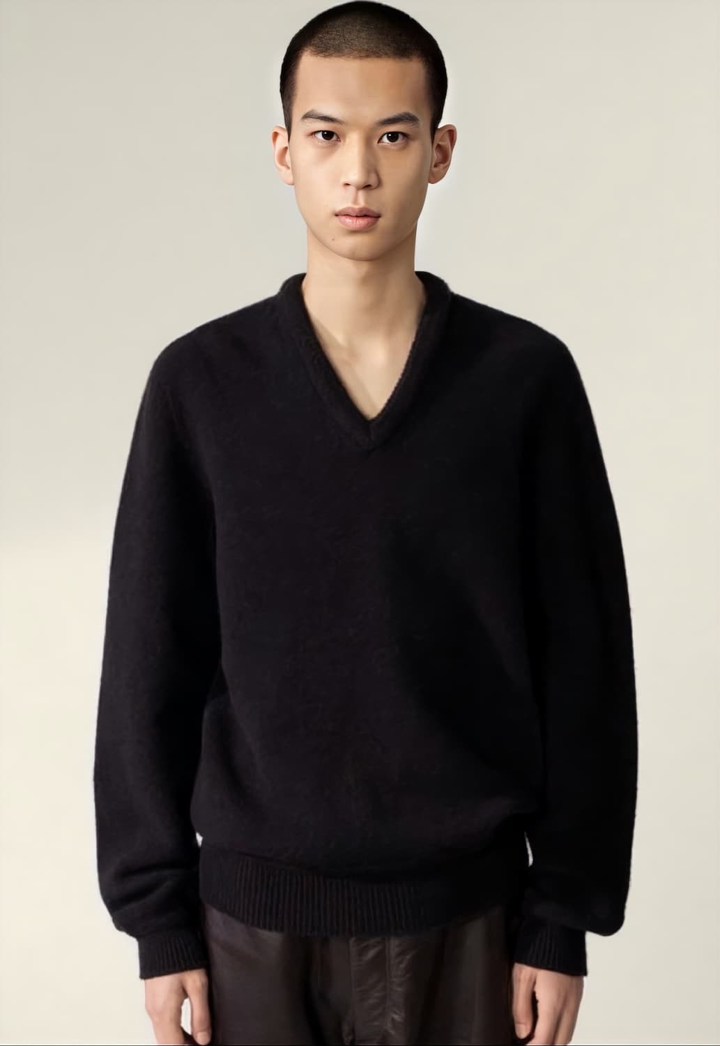 20fw 르메르 심리스 브이넥 스웨터 블랙 상품이미지1