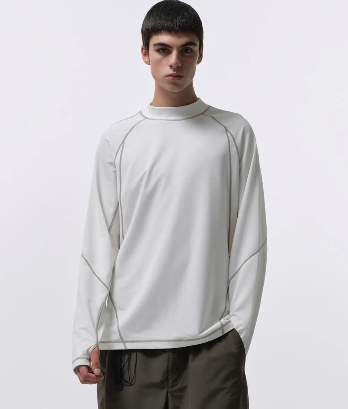 무신사 시티 레저 스트럭처드 모크 넥 긴소매 티셔츠 구합니다! 상품이미지1