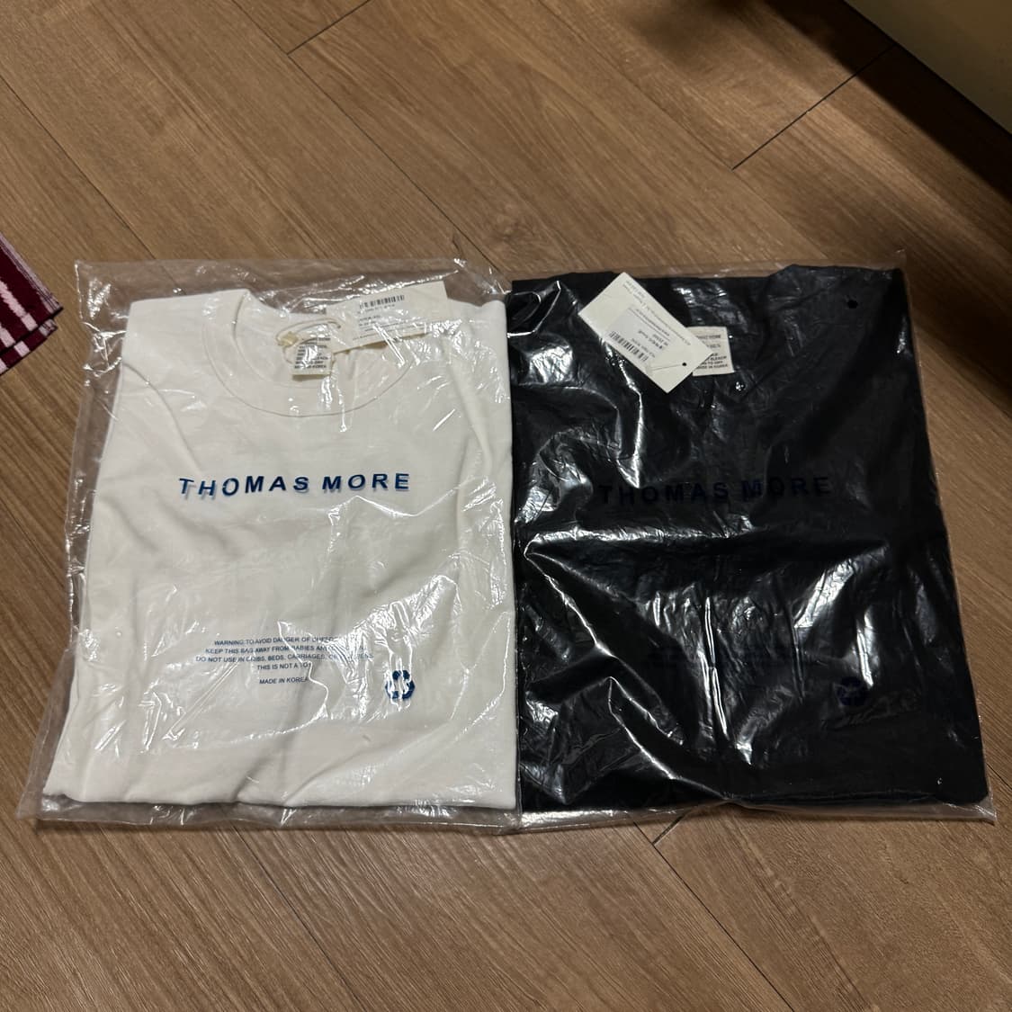 토마스모어 이지 슬리브 화이트/체인티 블랙 새상품 일괄 판매(수수료무료) 상품이미지1