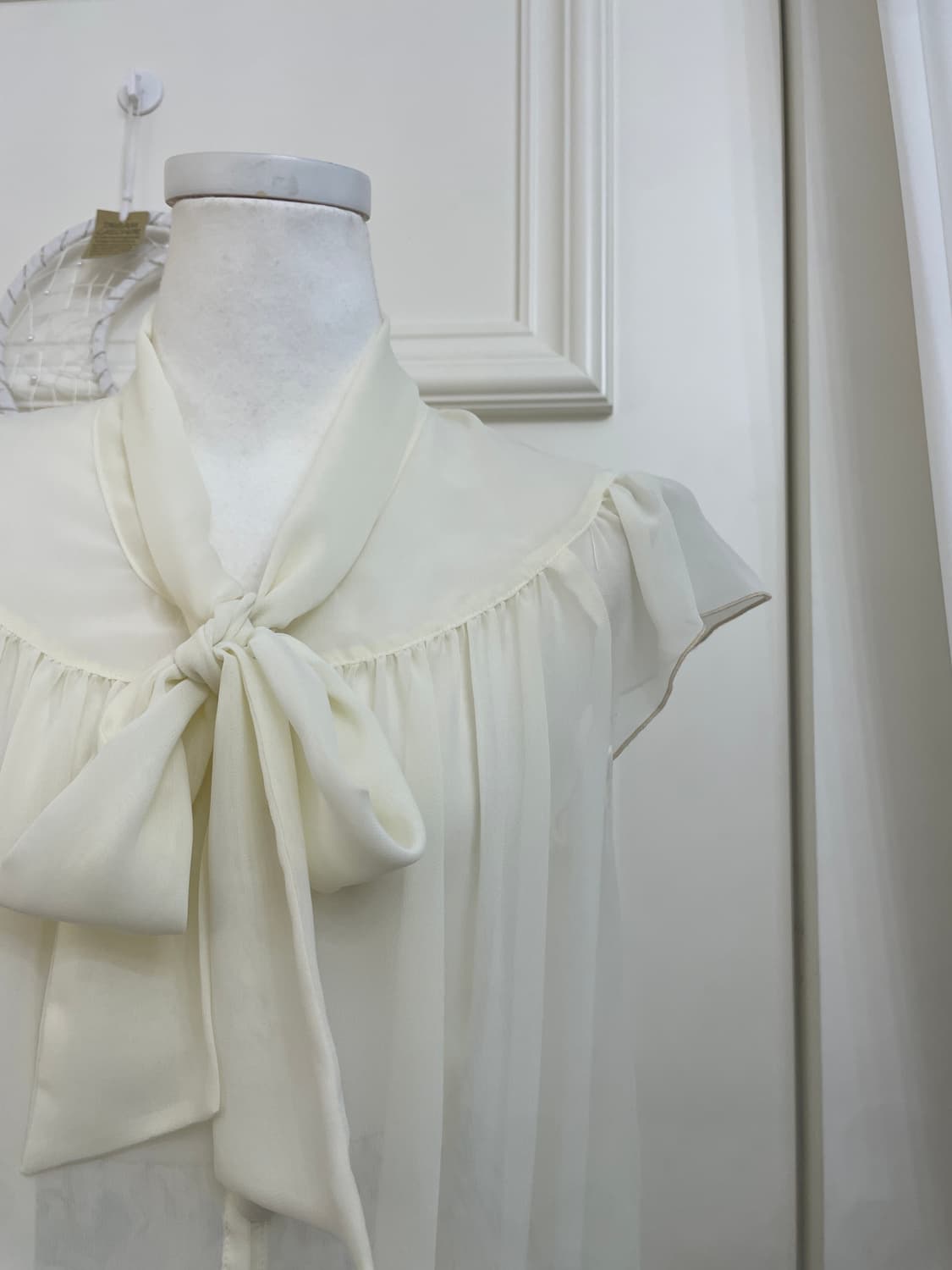 ivory shirring bow lovely blouse(size-M) 상품이미지8