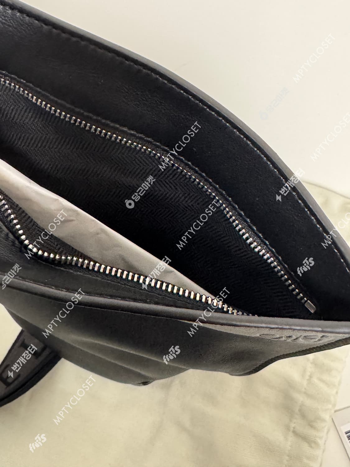 로에베 LOEWE 안톤 슬링백 블랙 카프스킨 상품이미지6