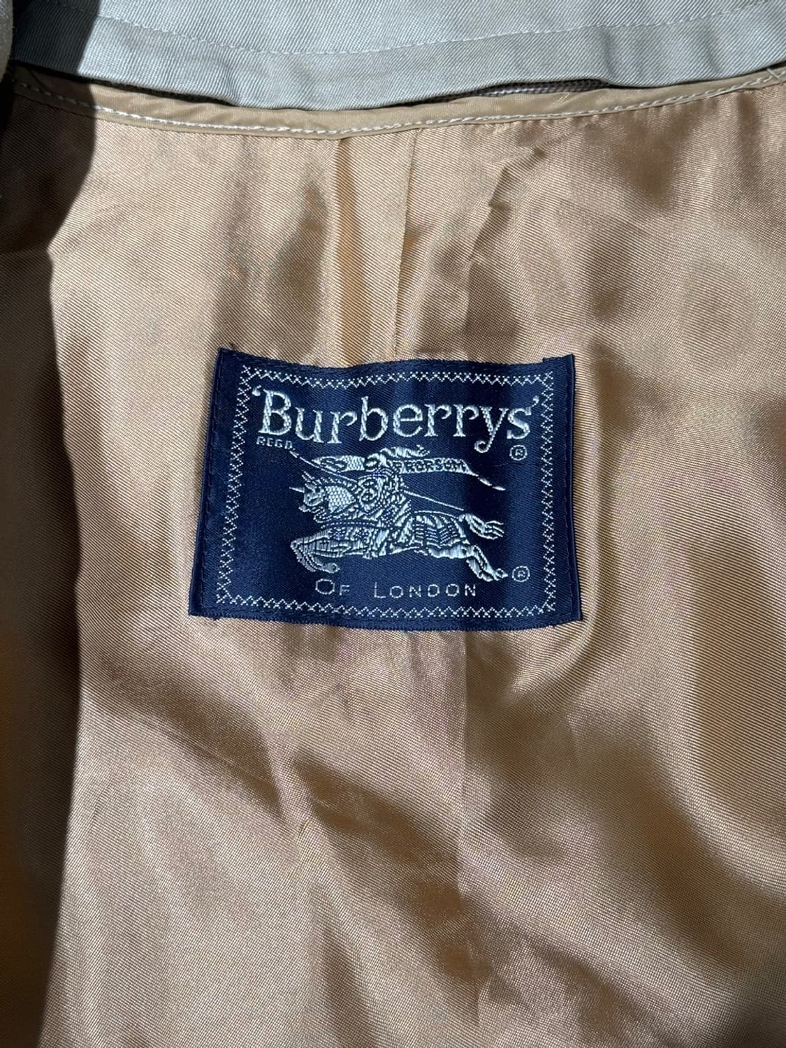 버버리 베이지 더블 브레스티드 벨티드 트렌치 코트 상품이미지7