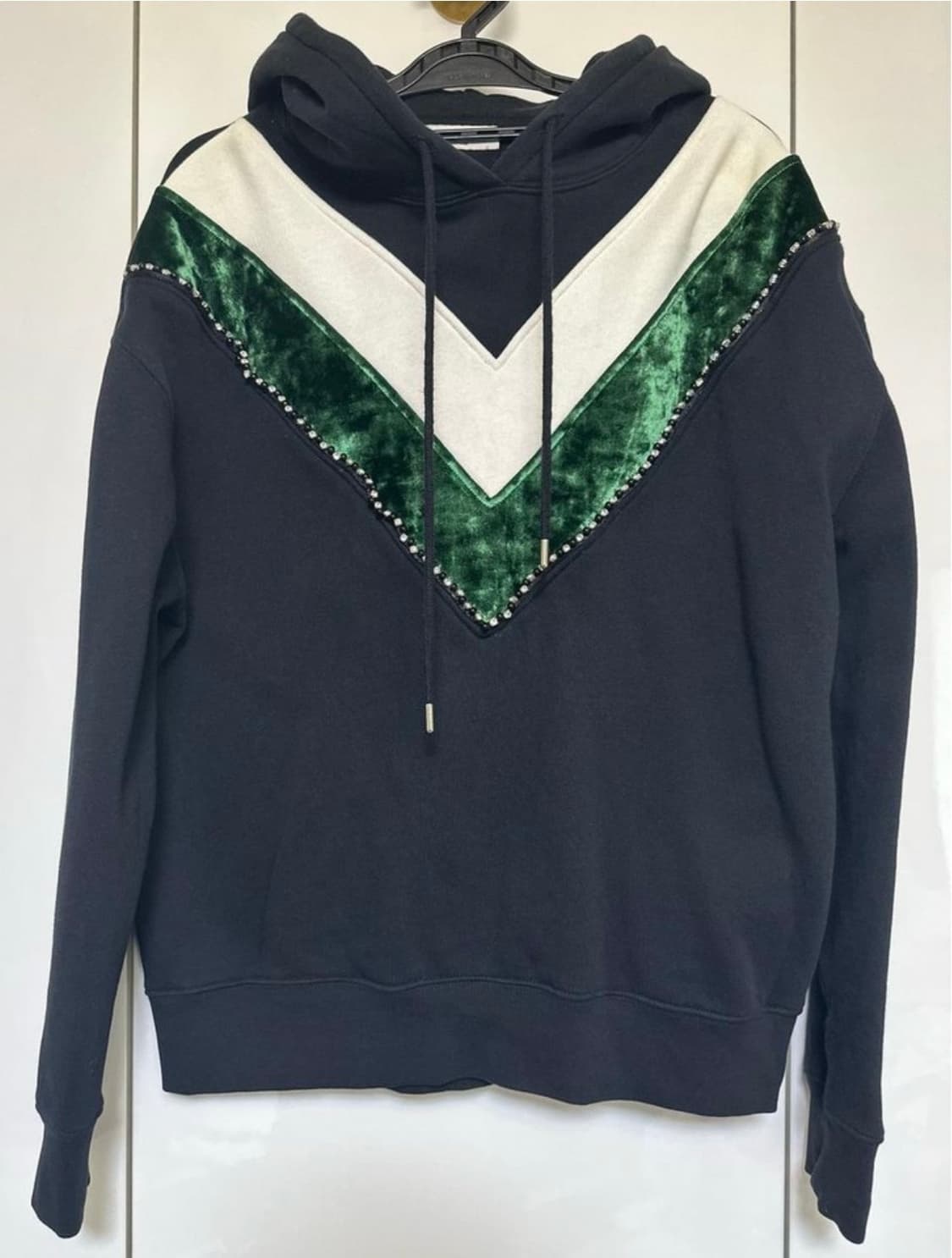 산드로 블랙 벨벳 포인트 기모후드티 상품이미지2