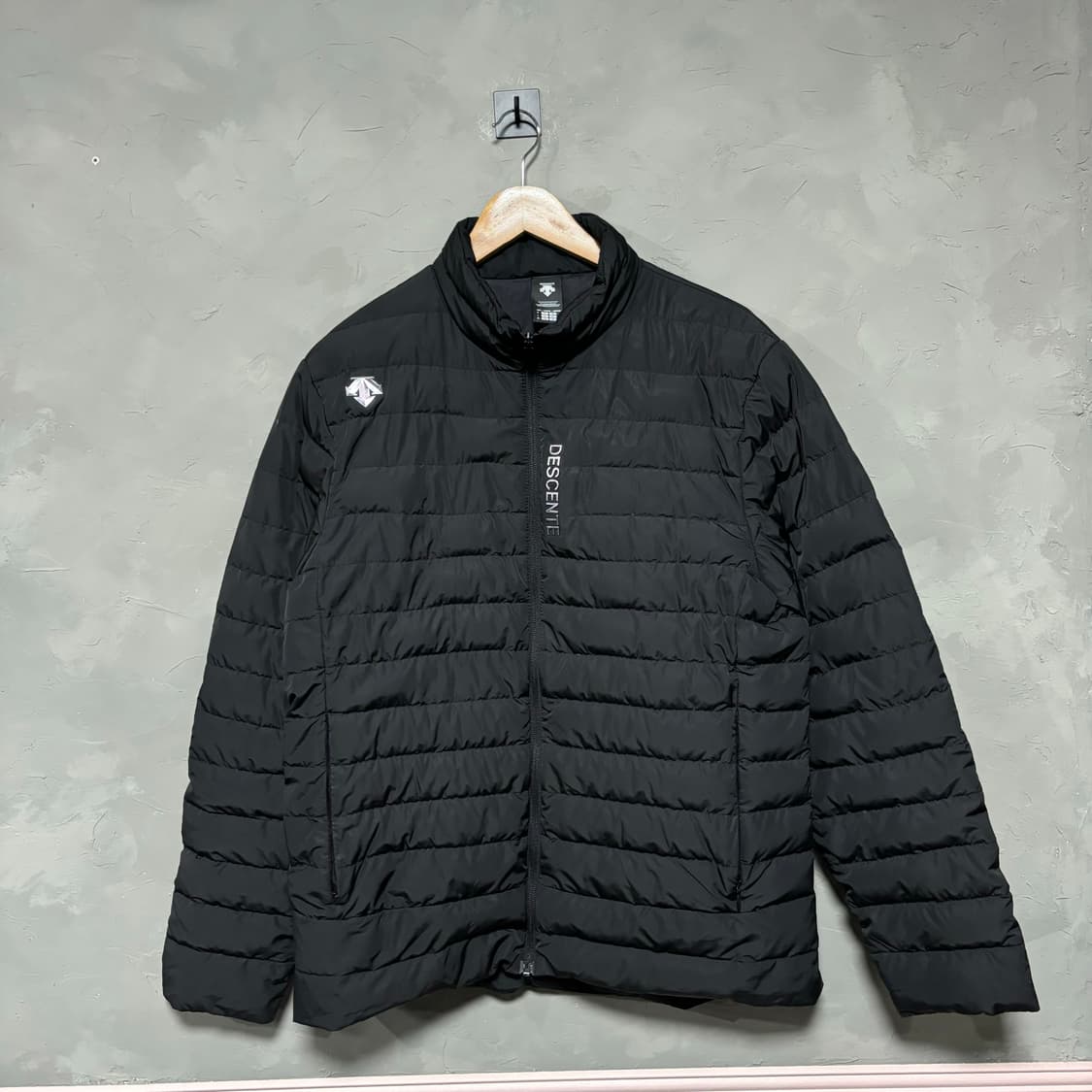데상트 스키 경량 구스다운 패딩 상품이미지1