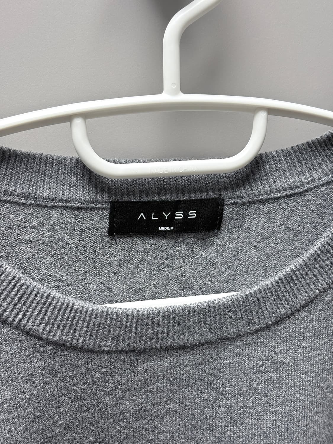 알리스 클라우드 크롭 니트 (그레이) 상품이미지4