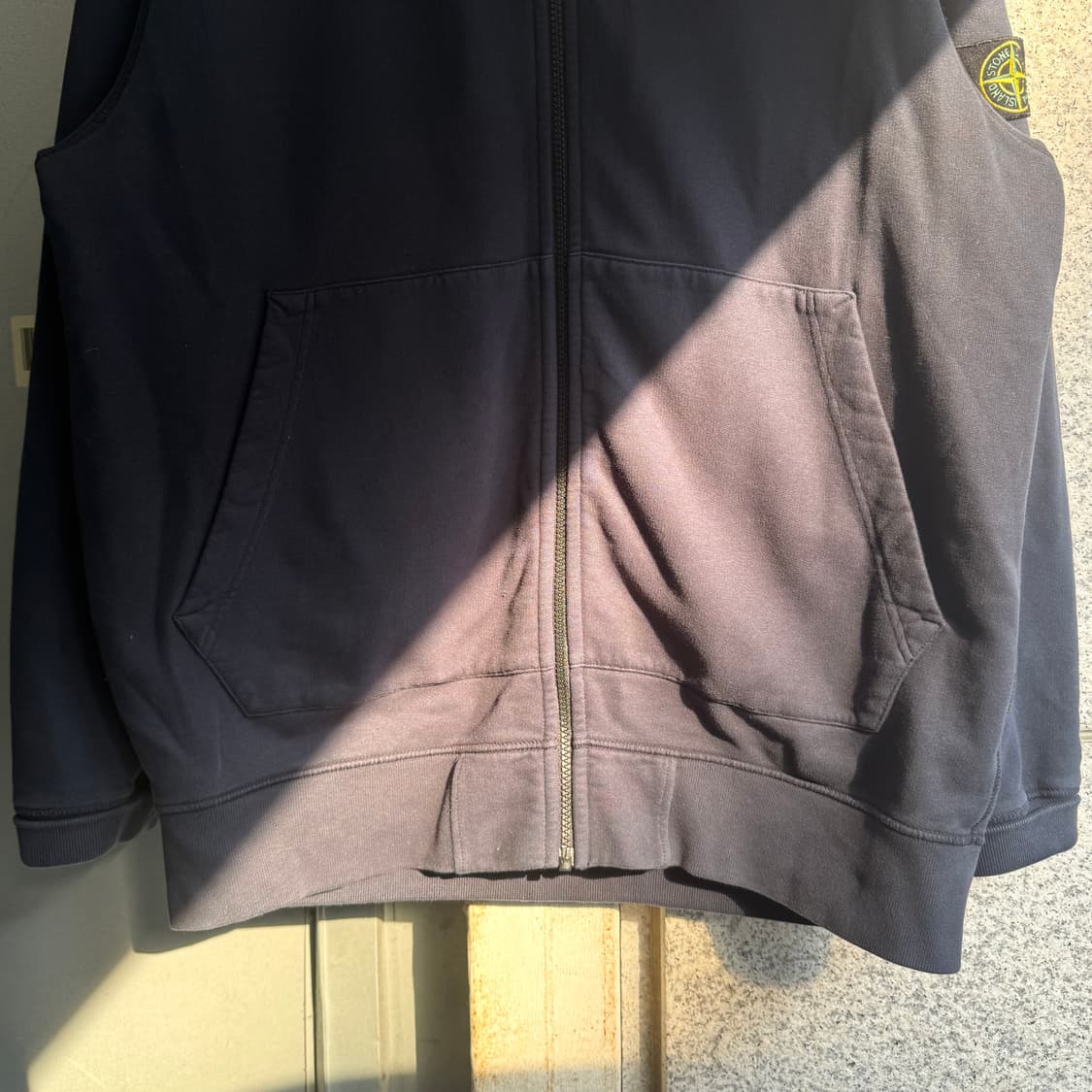 스톤아일랜드 와펜패치 후드집업 상품이미지5