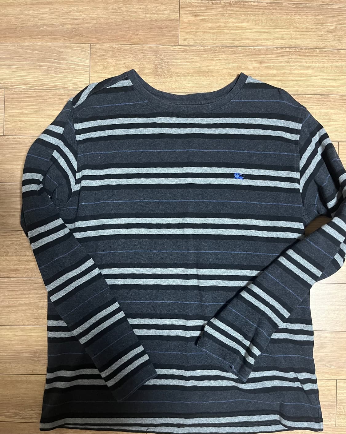 버버리 긴팔티 상품이미지1