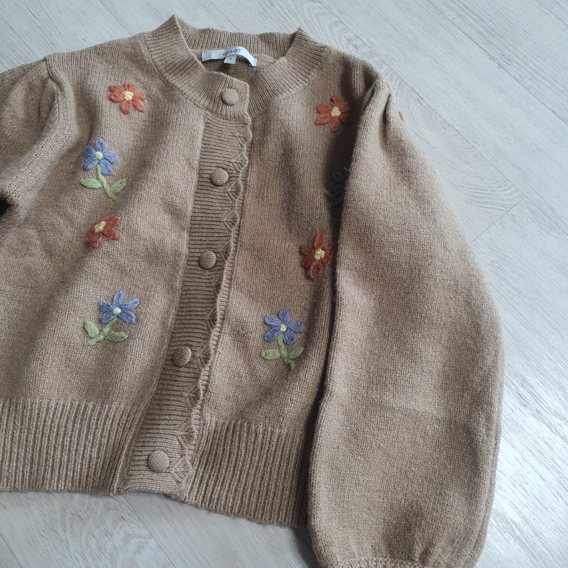 온앤온 플라워 자수 가디건 상품이미지7