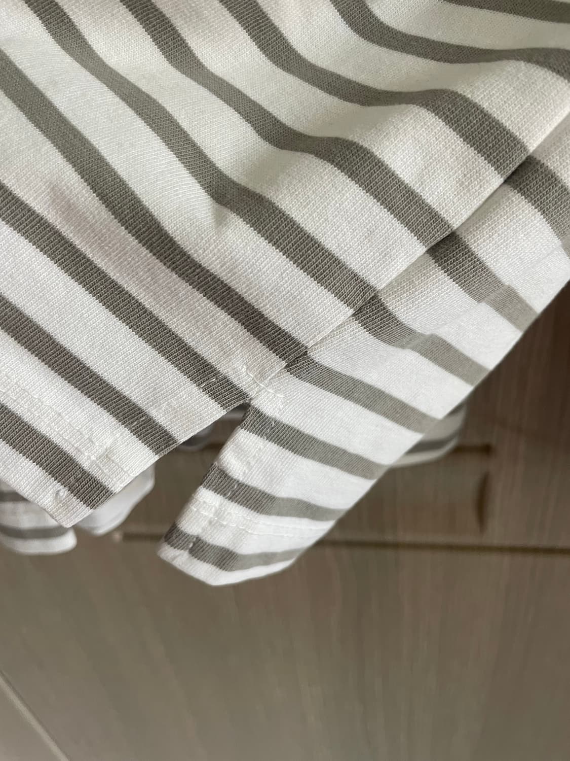 너디 뮤트 올리브그린 단기라 스트라이프 롱티 상품이미지3