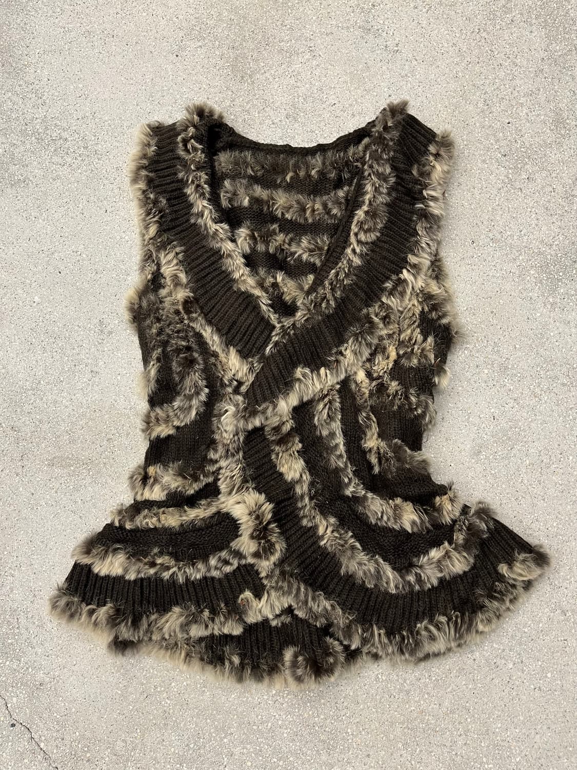 브라운 래빗퍼 니트 베스트 상품이미지1