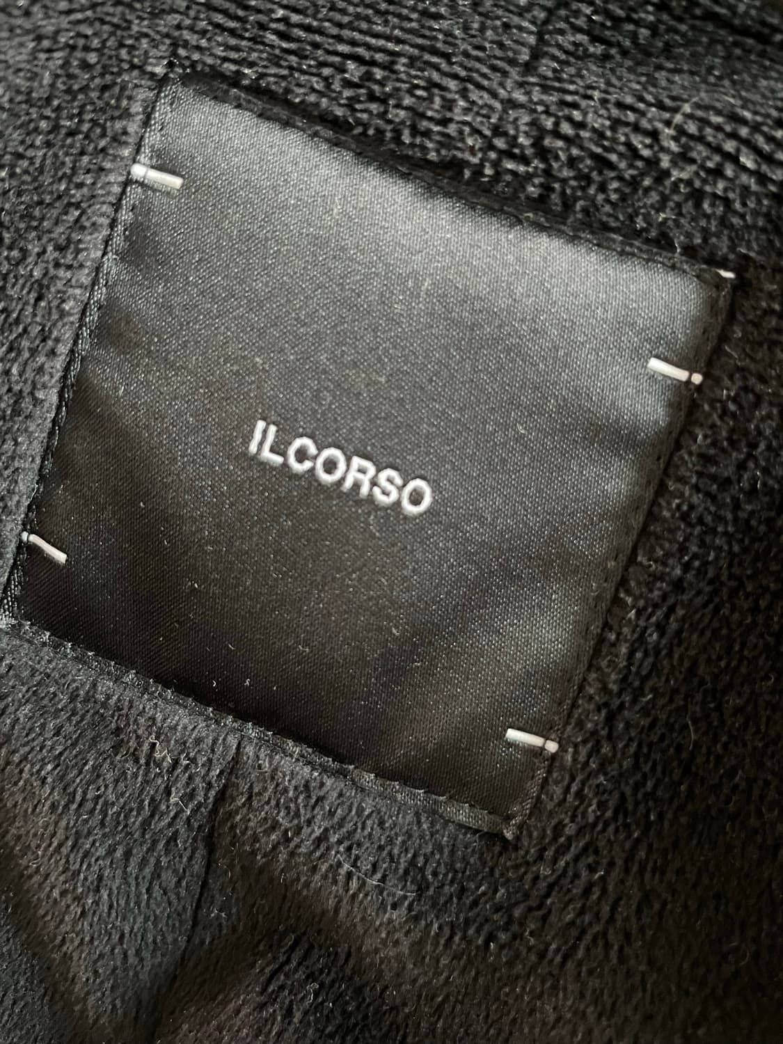 일꼬르소 ILCORSO 블랙 패딩 상품이미지4