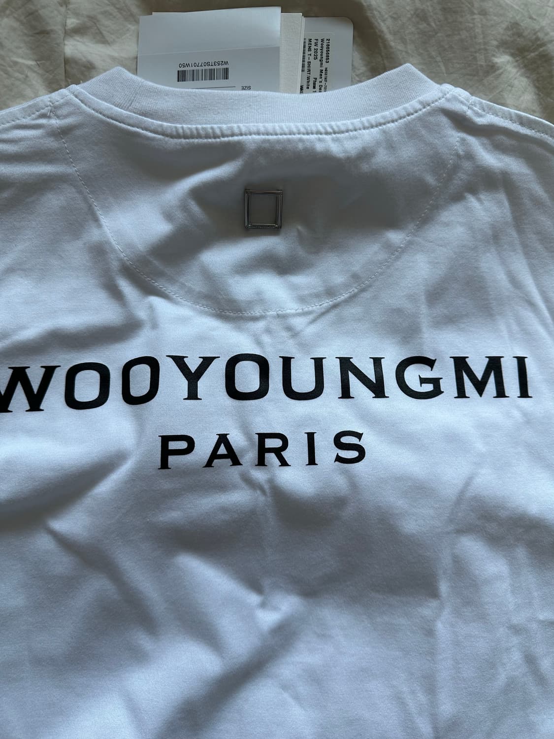 우영미 코튼 백로고 티셔츠 화이트 - 25FW 상품이미지7