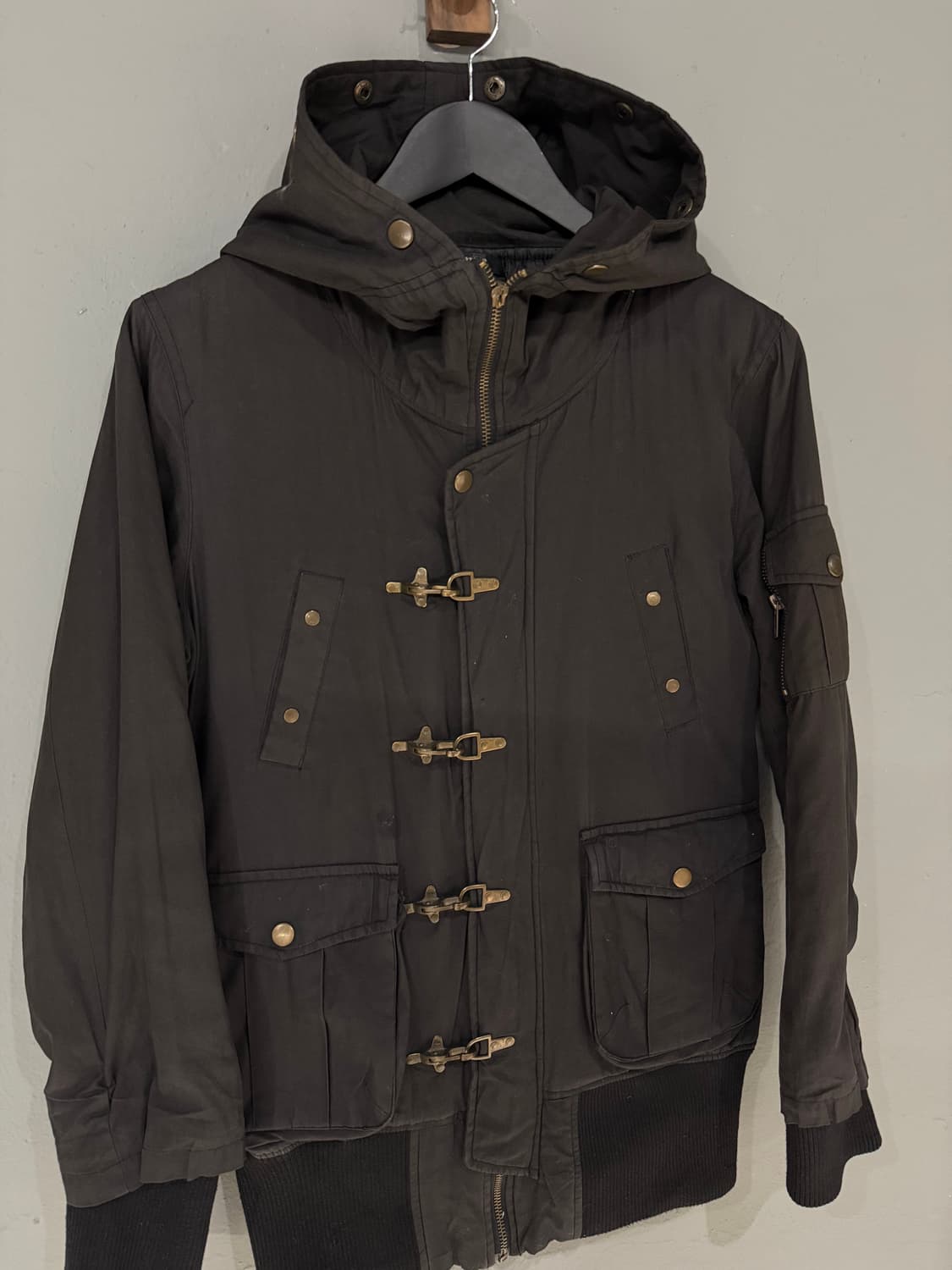 buckle point pocket detail jumper 상품이미지6